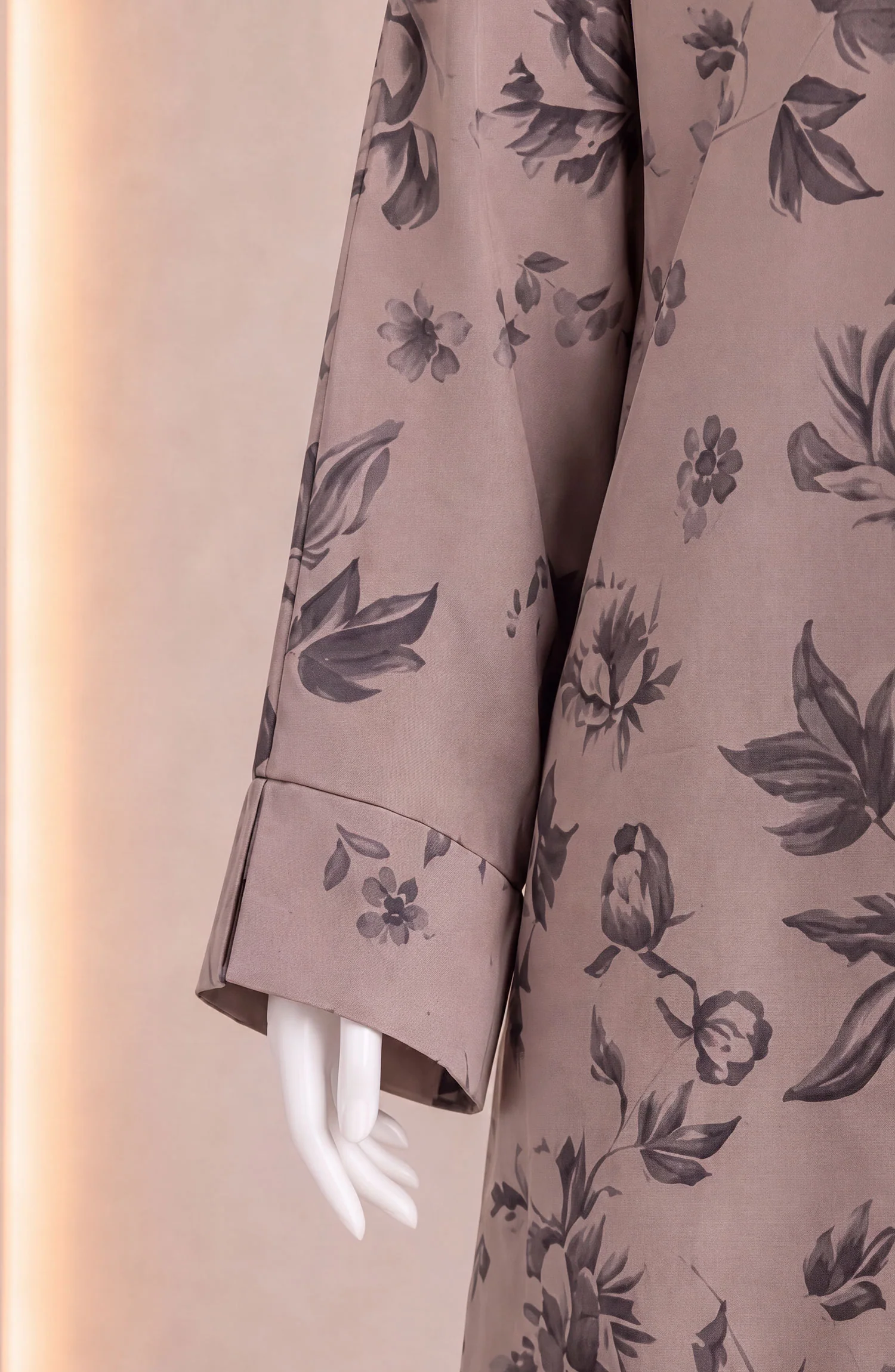 BEIGE PRINTED ABAYA - Image 3
