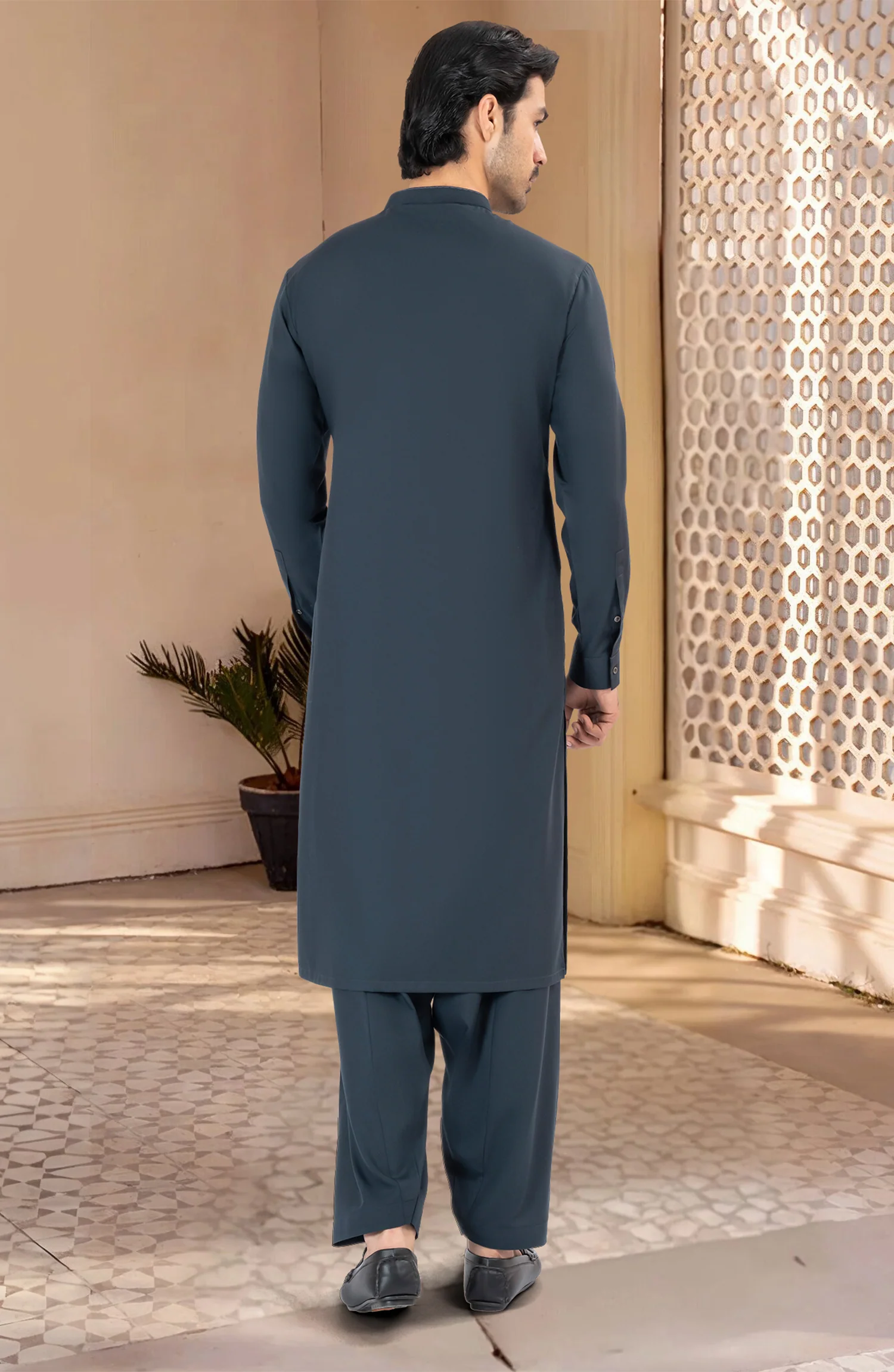 BOTTLE-GREEN BLENDED EMBROIDERED KAMEEZ SHALWAR - Image 5