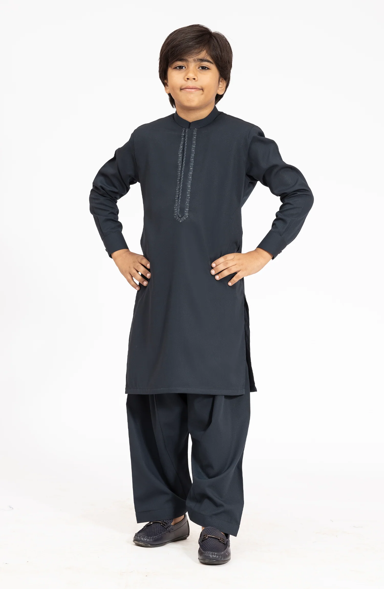 BOTTLE-GREEN EMBROIDERED BLENDED KAMEEZ SHALWAR - Image 4