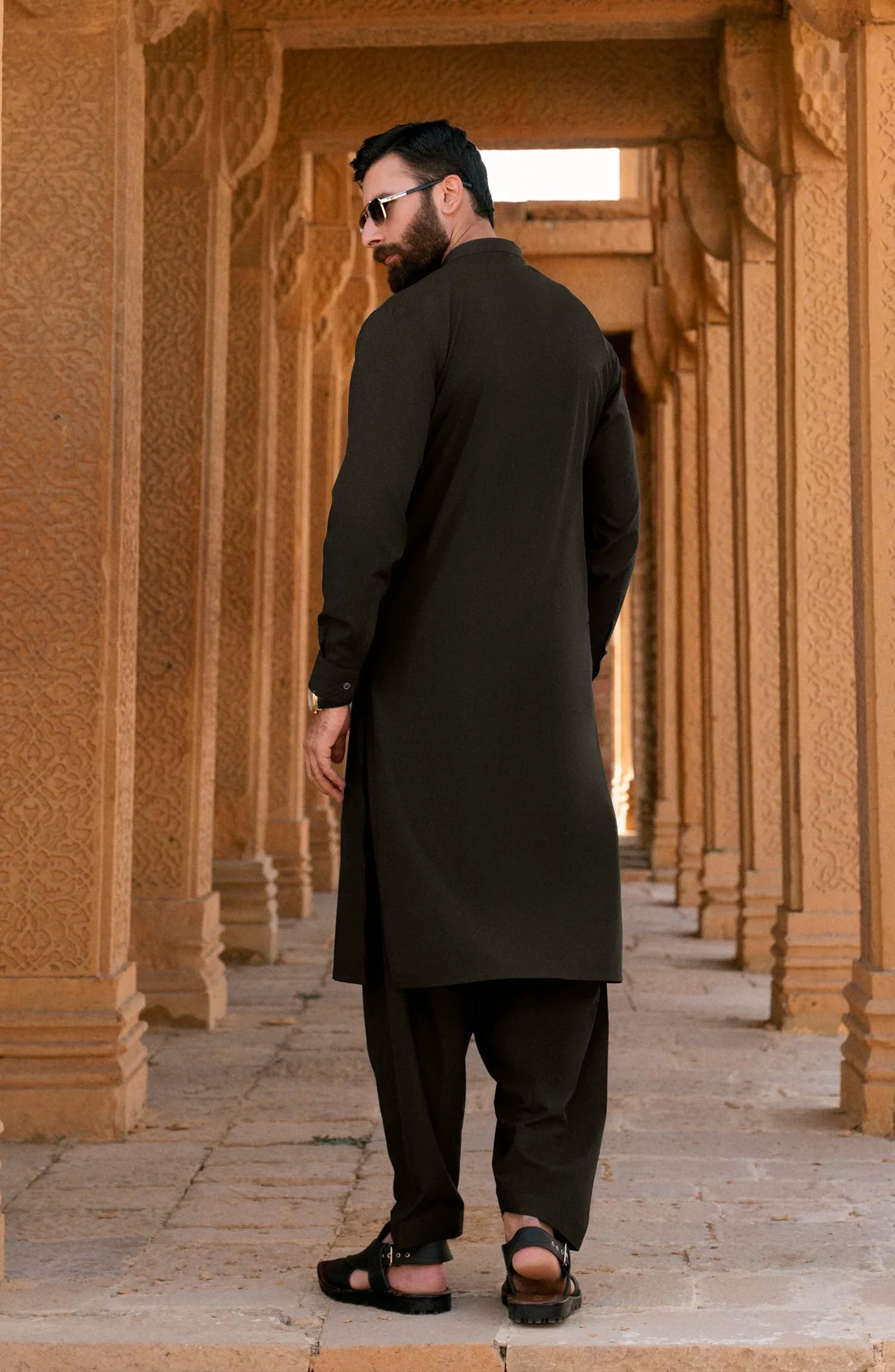 BROWN BLENDED KAMEEZ SHALWAR - Image 4