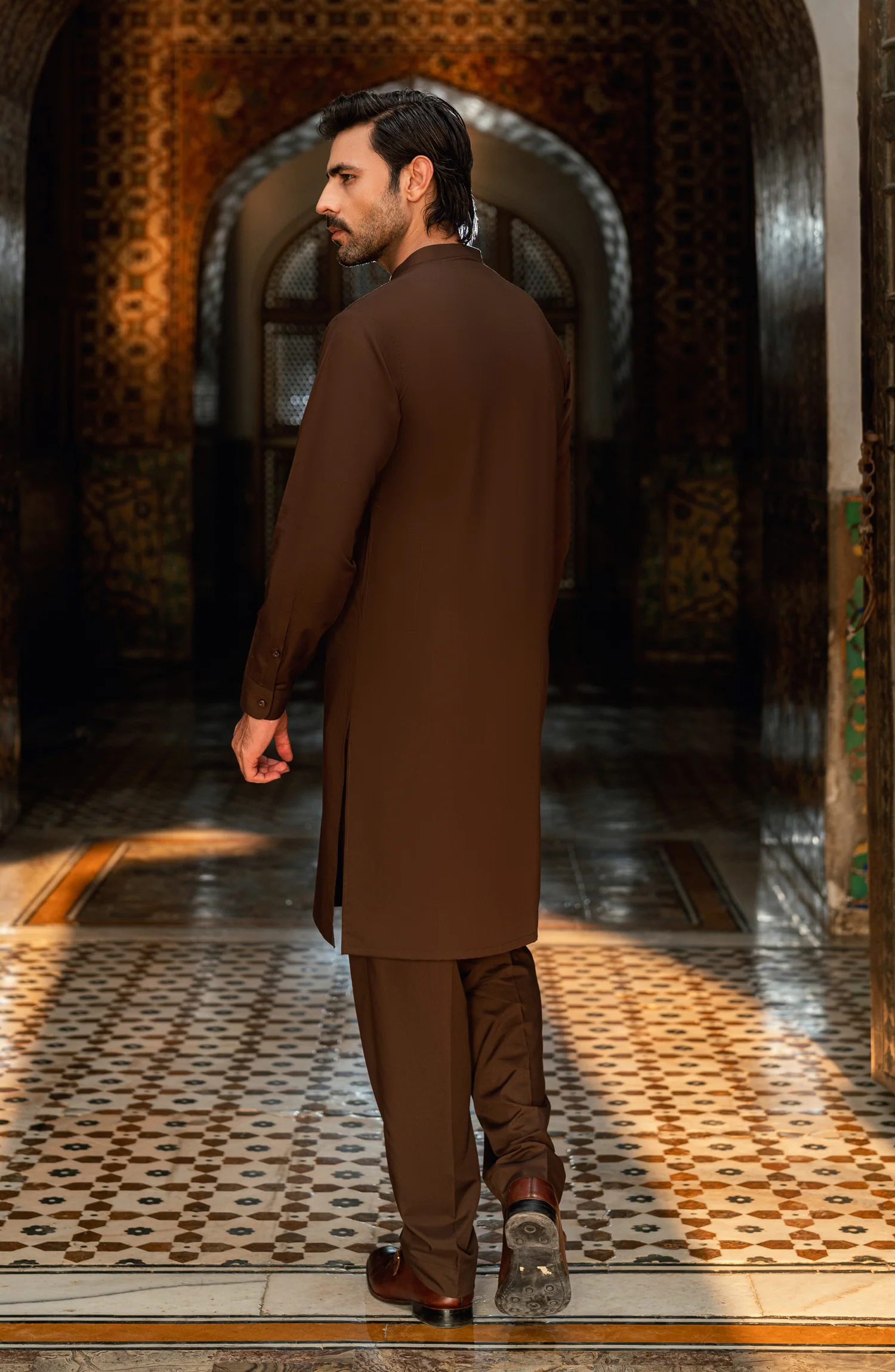 BROWN KURTA PAJAMA WITH EMBROIDERED WAISTCOAT - Image 3