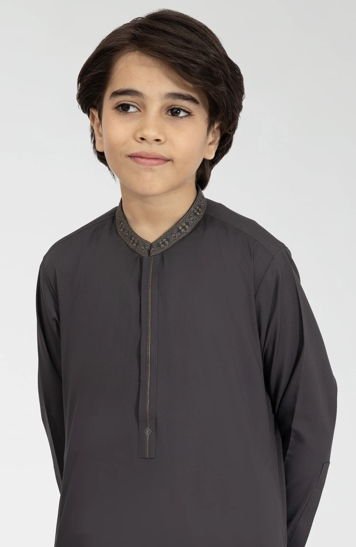 CHARCOAL BLENDED EMBROIDERED KAMEEZ SHALWAR - Image 2