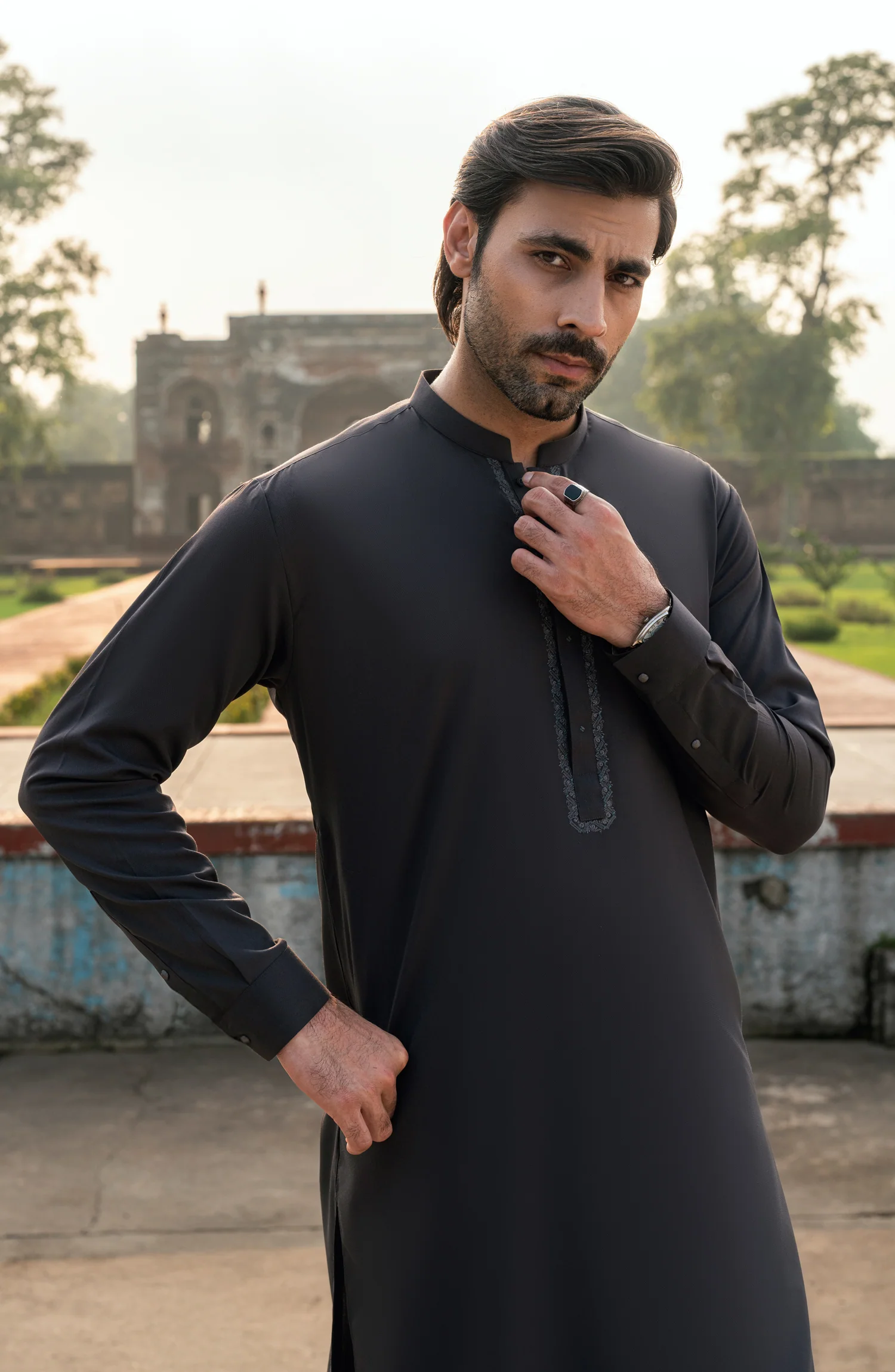 CHARCOAL BLENDED EMBROIDERED KAMEEZ SHALWAR - Image 3