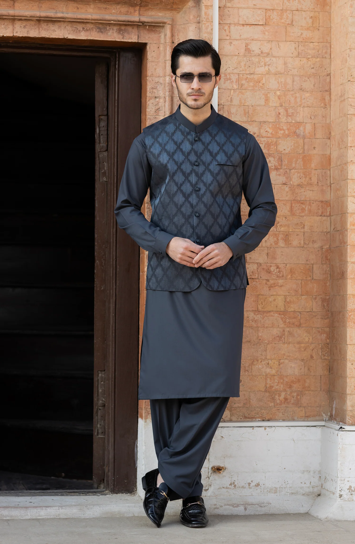 CHARCOAL BLENDED KAMEEZ SHALWAR WITH EMBROIDERED WAISTCOAT - Image 2