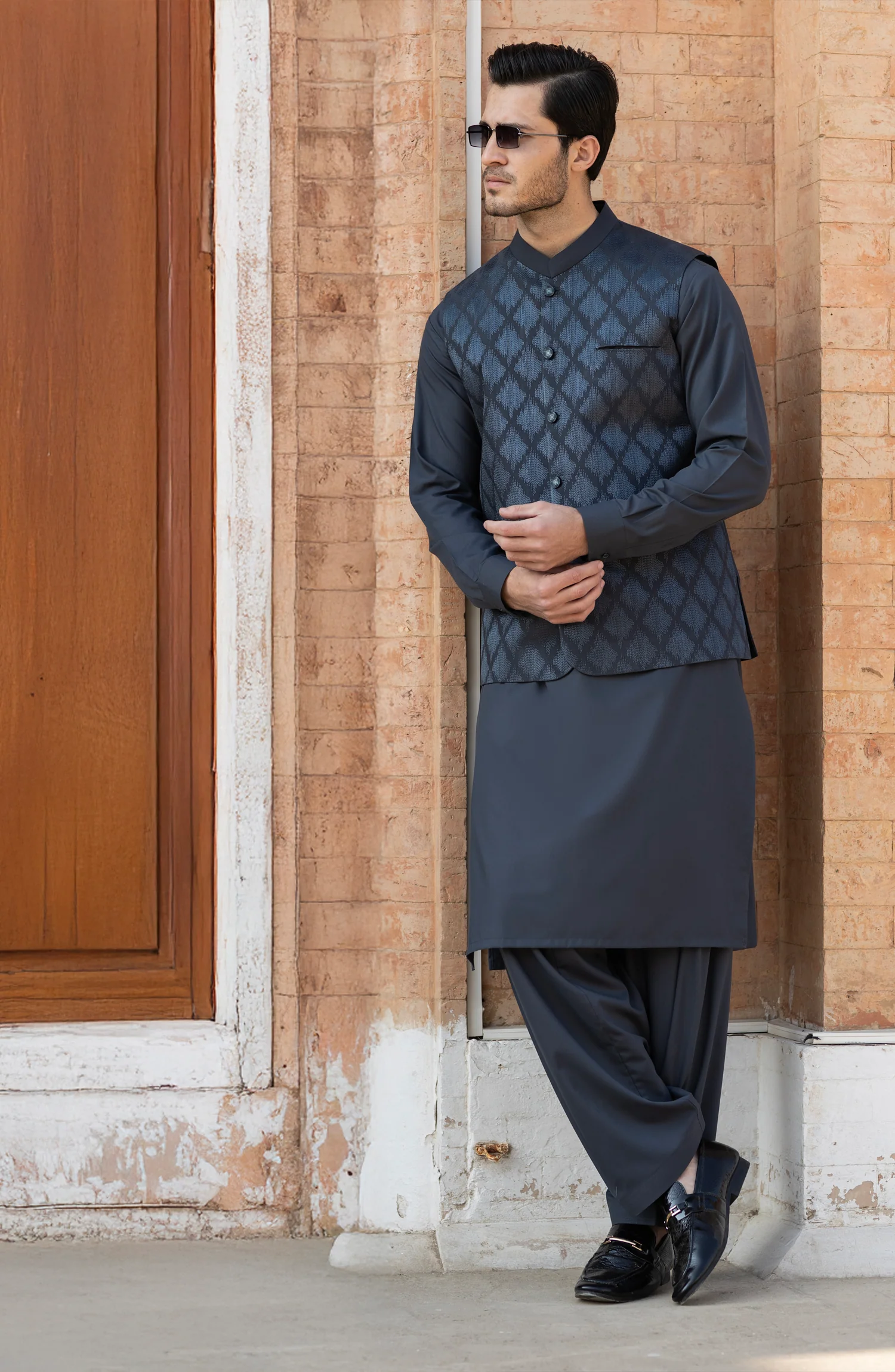 CHARCOAL BLENDED KAMEEZ SHALWAR WITH EMBROIDERED WAISTCOAT - Image 6