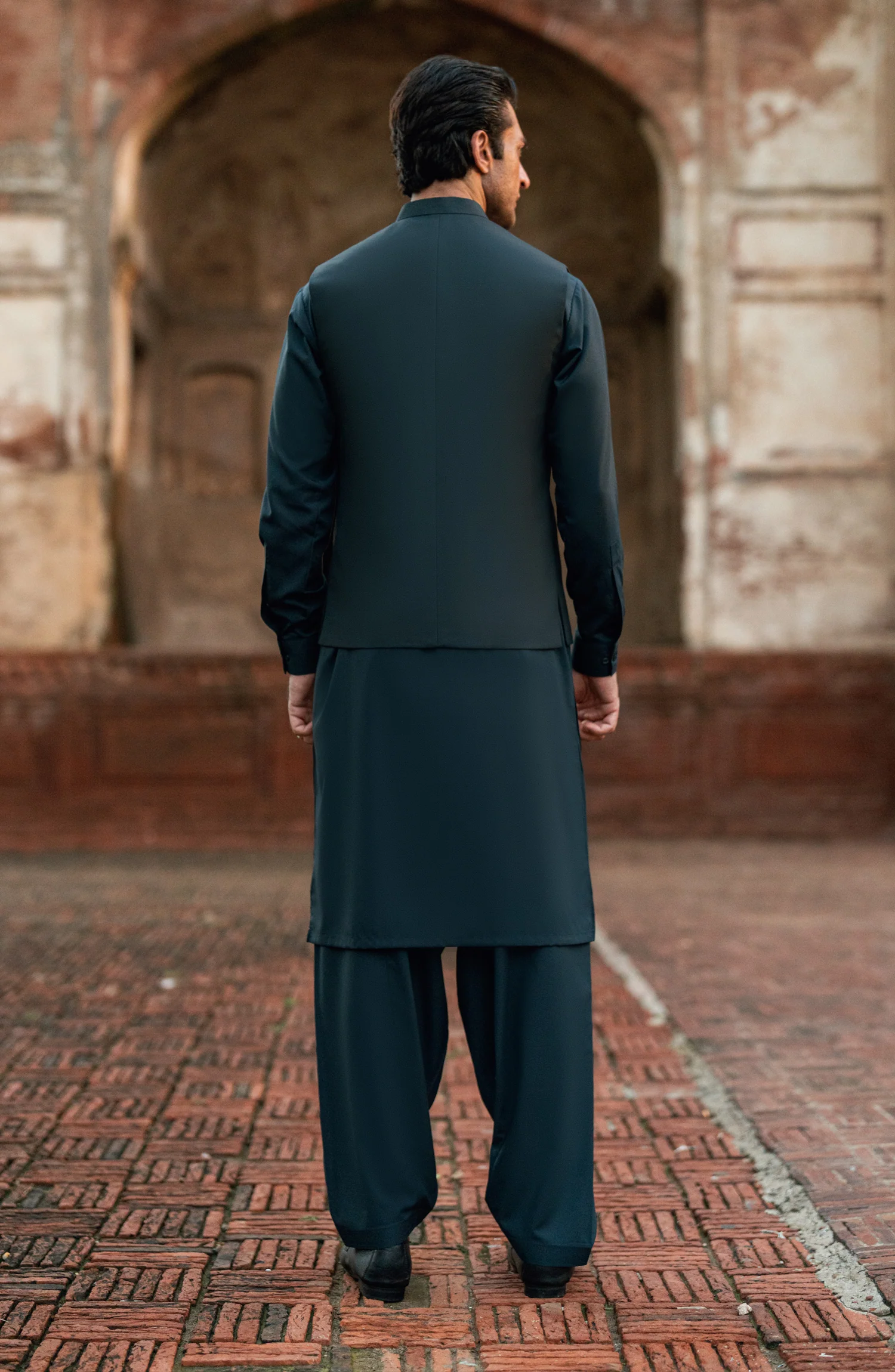 CHARCOAL BLENDED KAMEEZ SHALWAR WITH WAIST COAT - Image 3