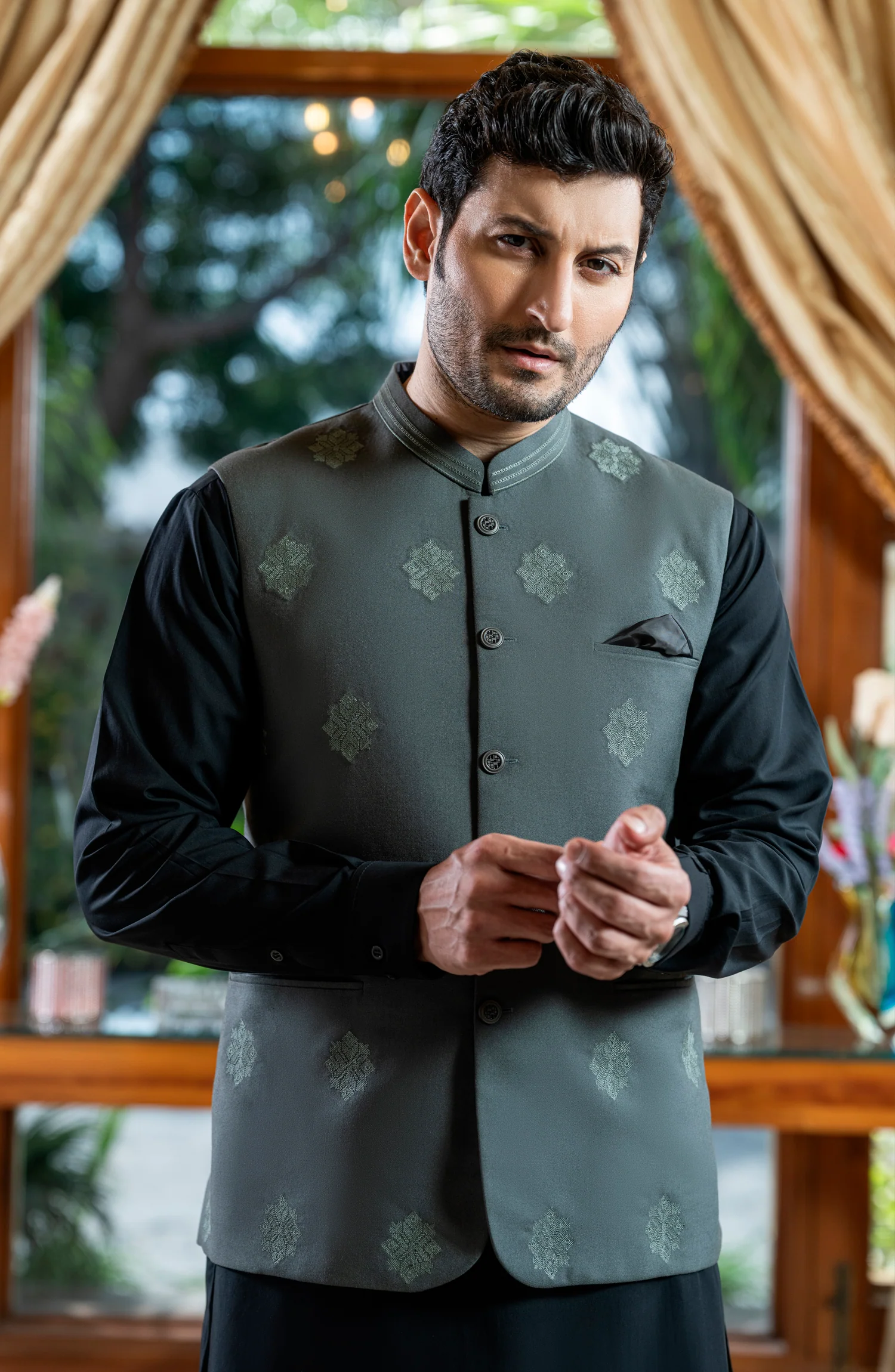 DARK GREY EMBROIDERED BLENDED WAISTCOAT - Image 3