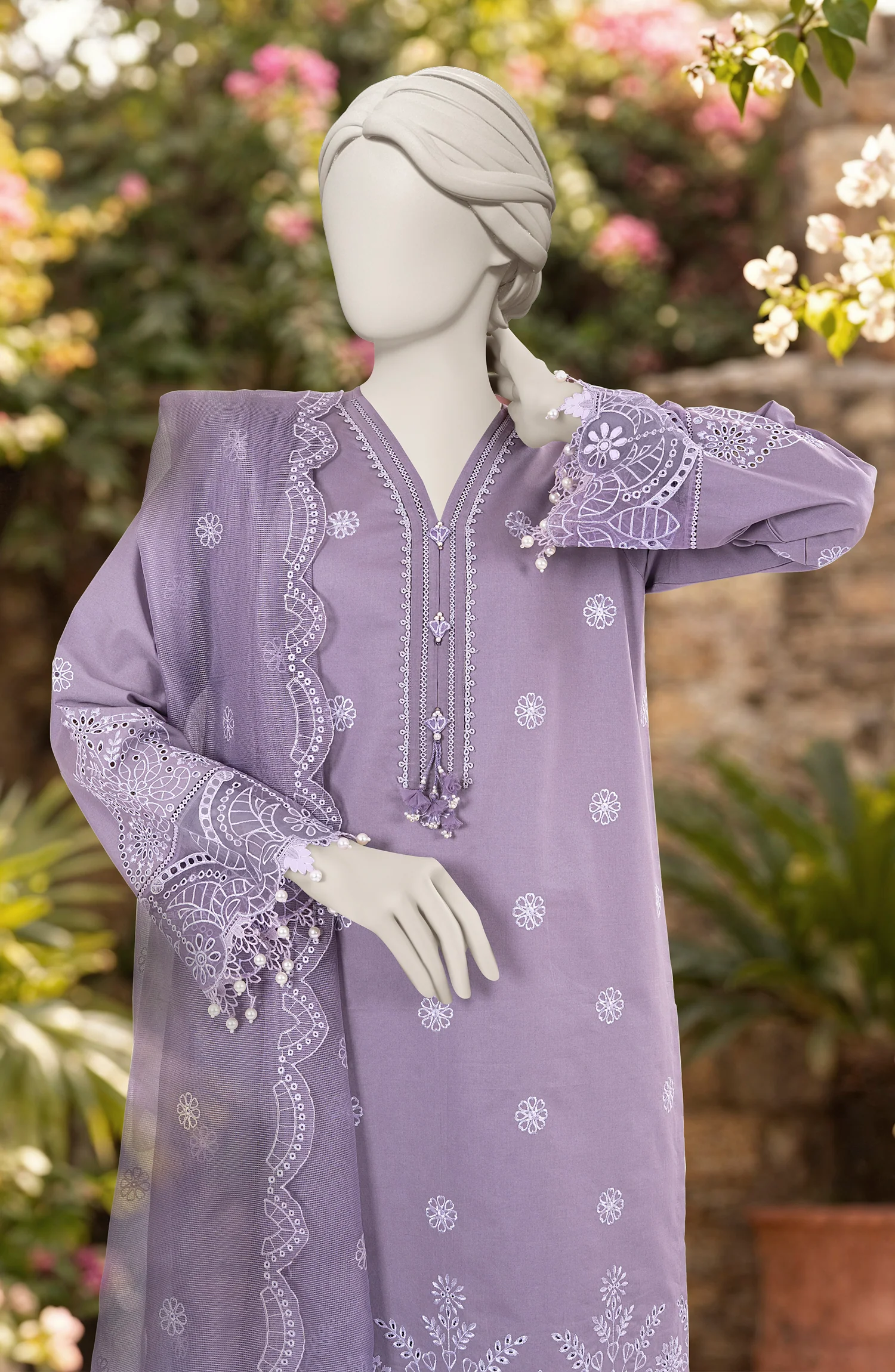 EMBROIDERED CAMBRIC 3PCS UNSTITCHED - Image 2