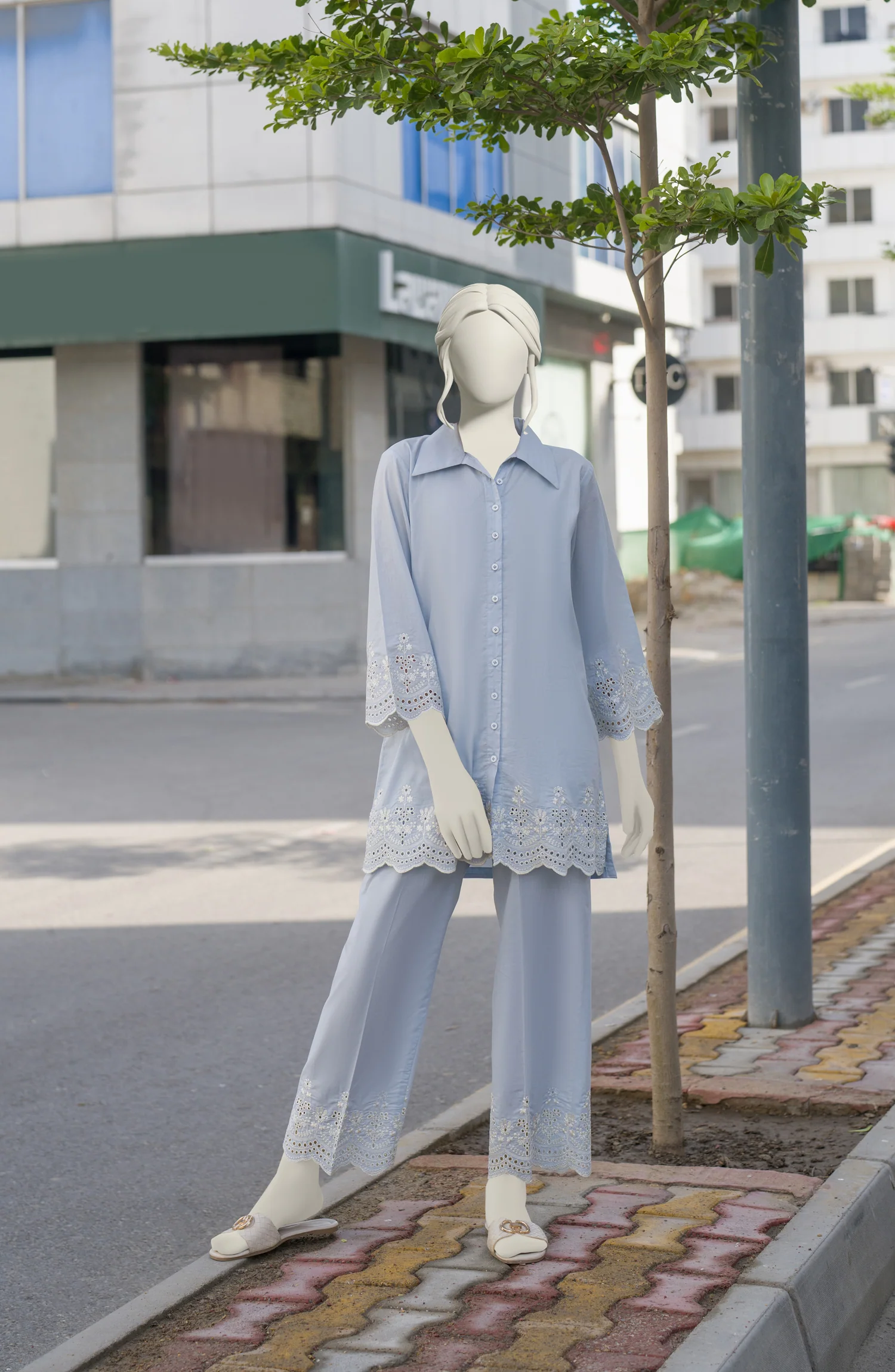 EMBROIDERED CAMBRIC STITCHED 2 PIECE - Image 3