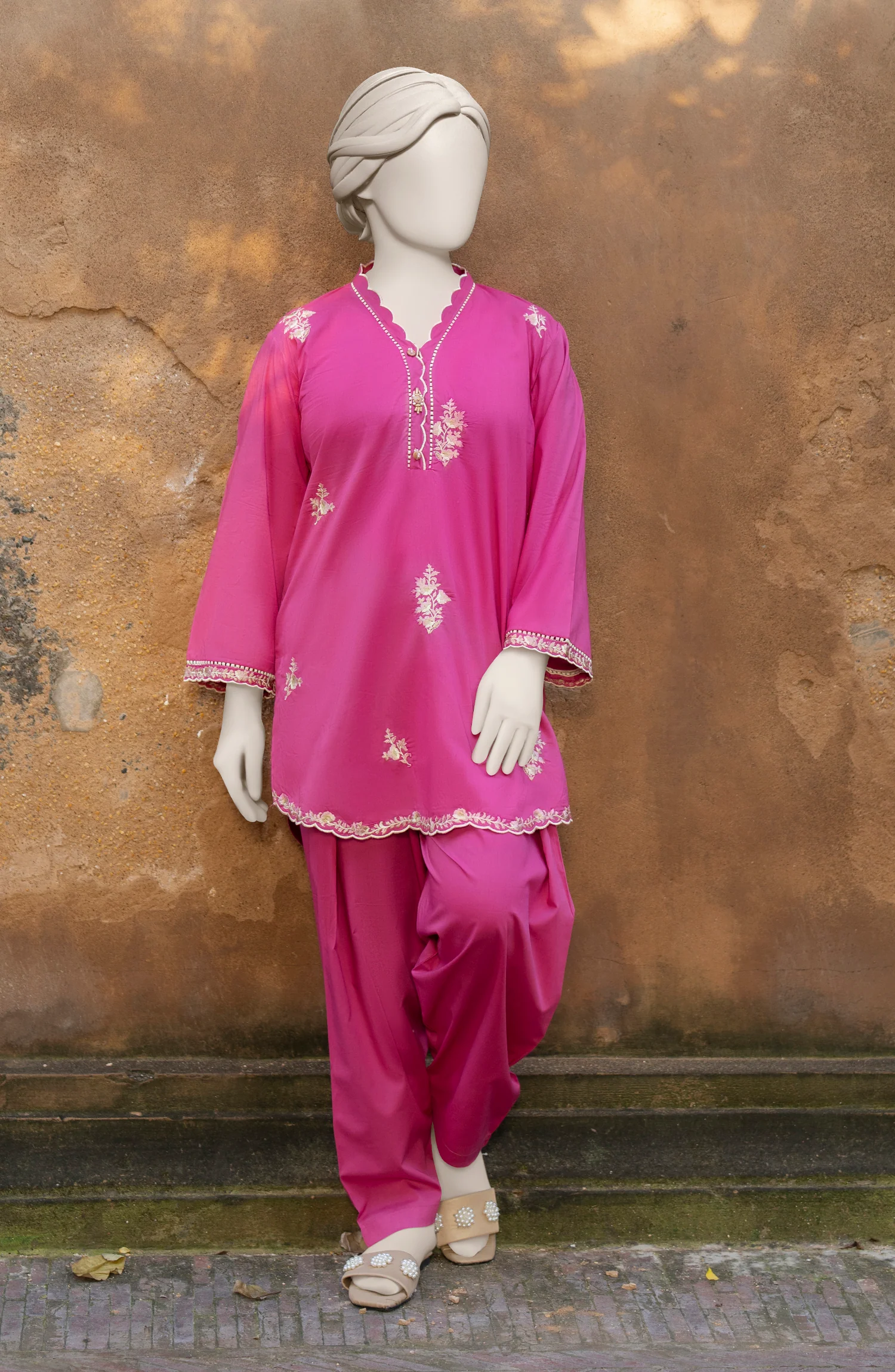 EMBROIDERED CAMBRIC STITCHED 2 PIECE - Image 5