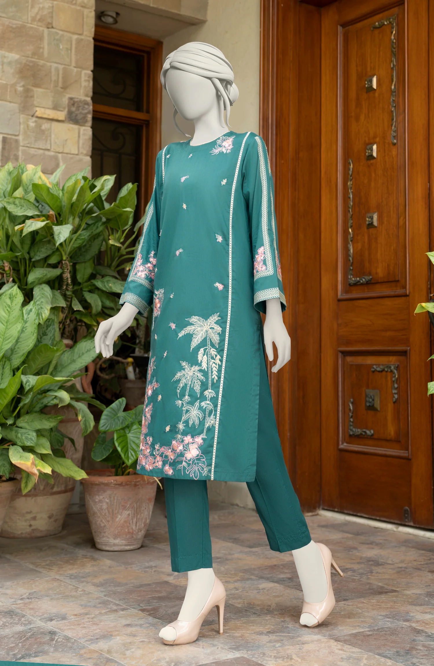 EMBROIDERED CAMBRIC STITCHED 2 PIECE - Image 5