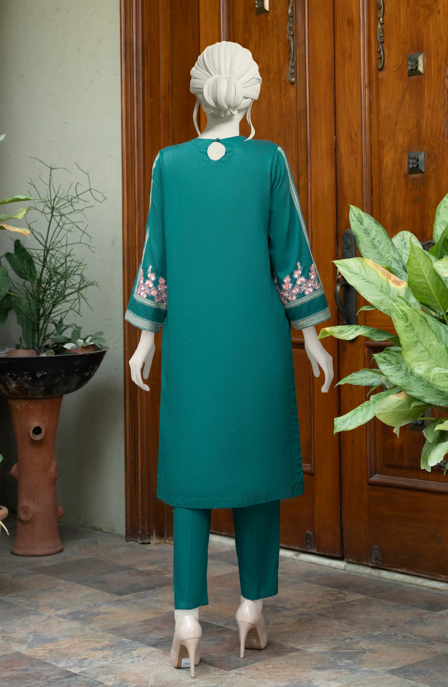 EMBROIDERED CAMBRIC STITCHED 2 PIECE - Image 6