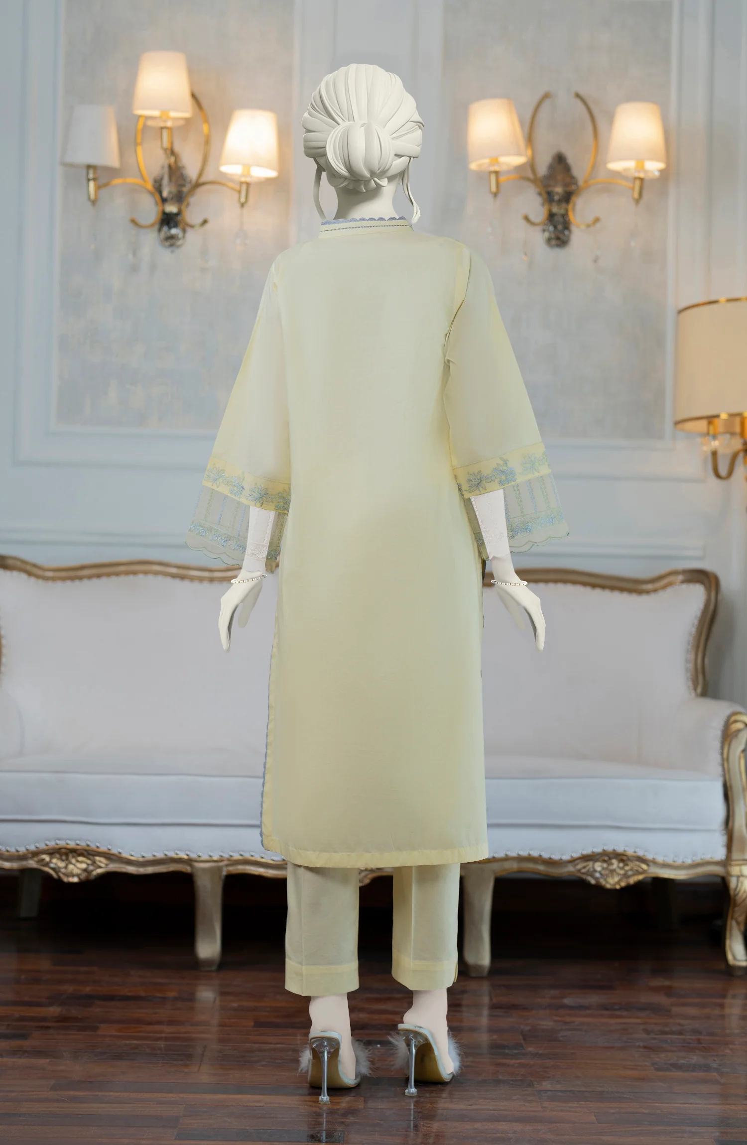 EMBROIDERED CAMBRIC STITCHED 2 PIECE - Image 4
