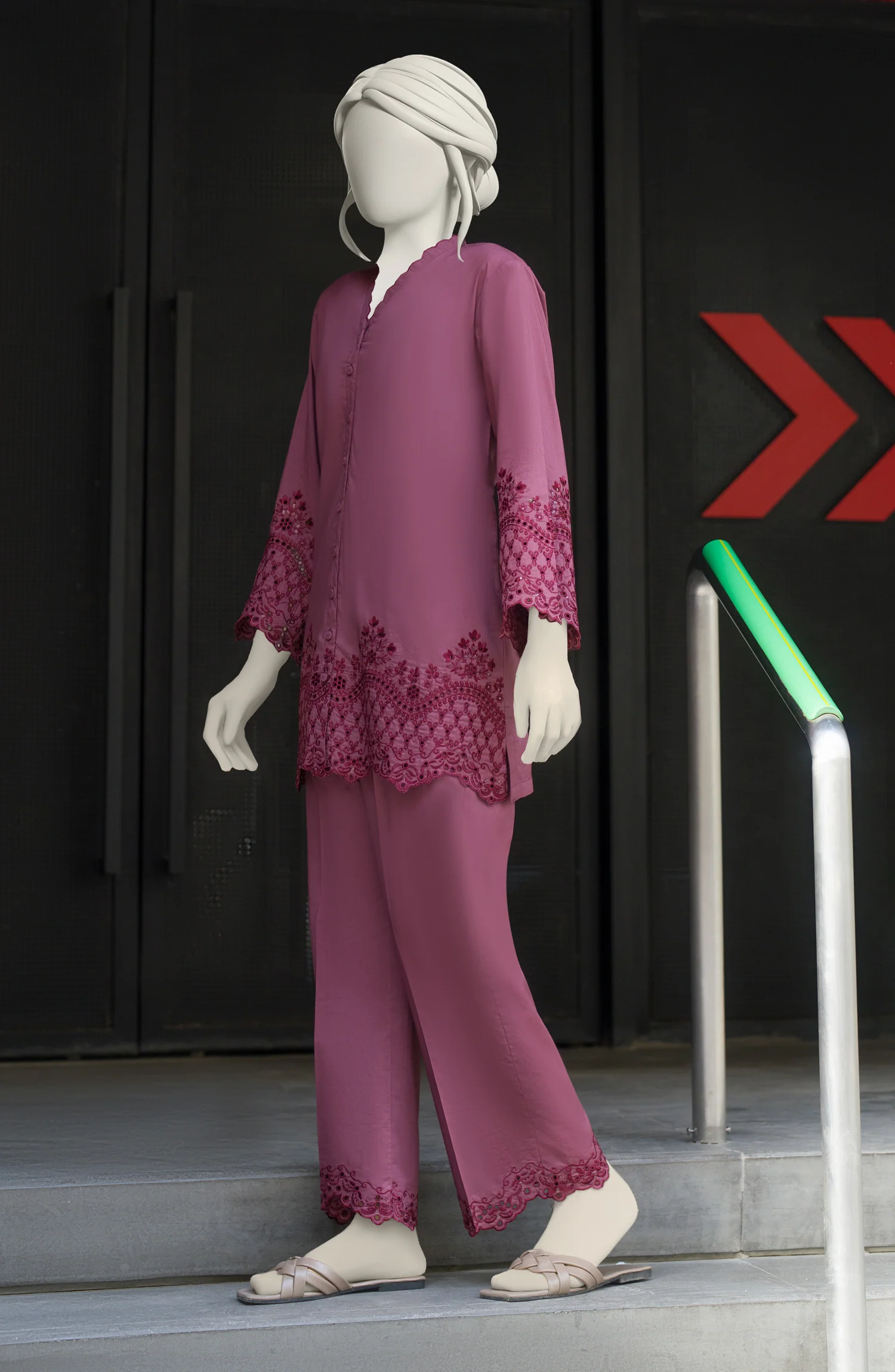 EMBROIDERED CAMBRIC STITCHED 2 PIECE - Image 7