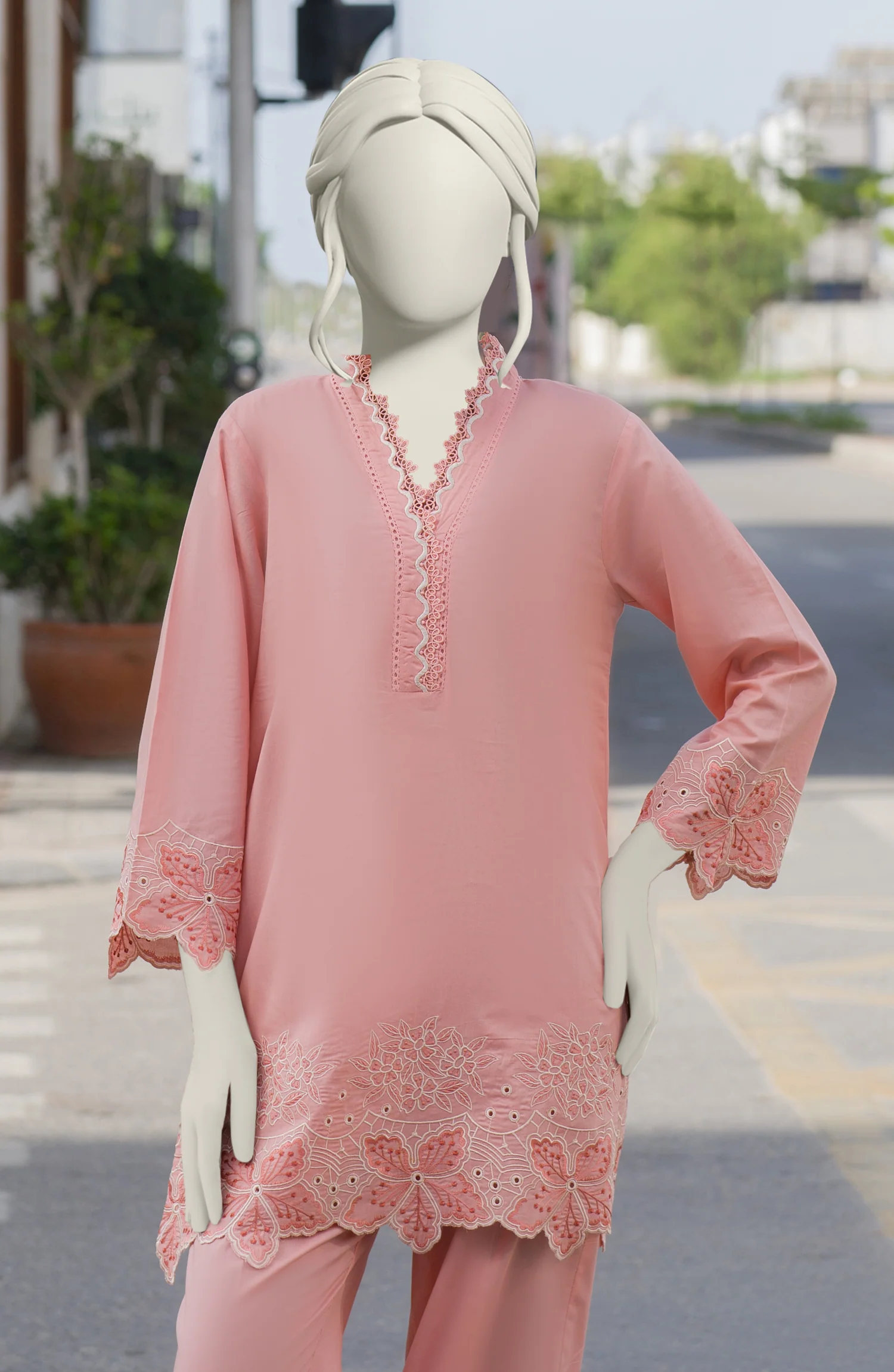 EMBROIDERED CAMBRIC STITCHED 2 PIECE - Image 4