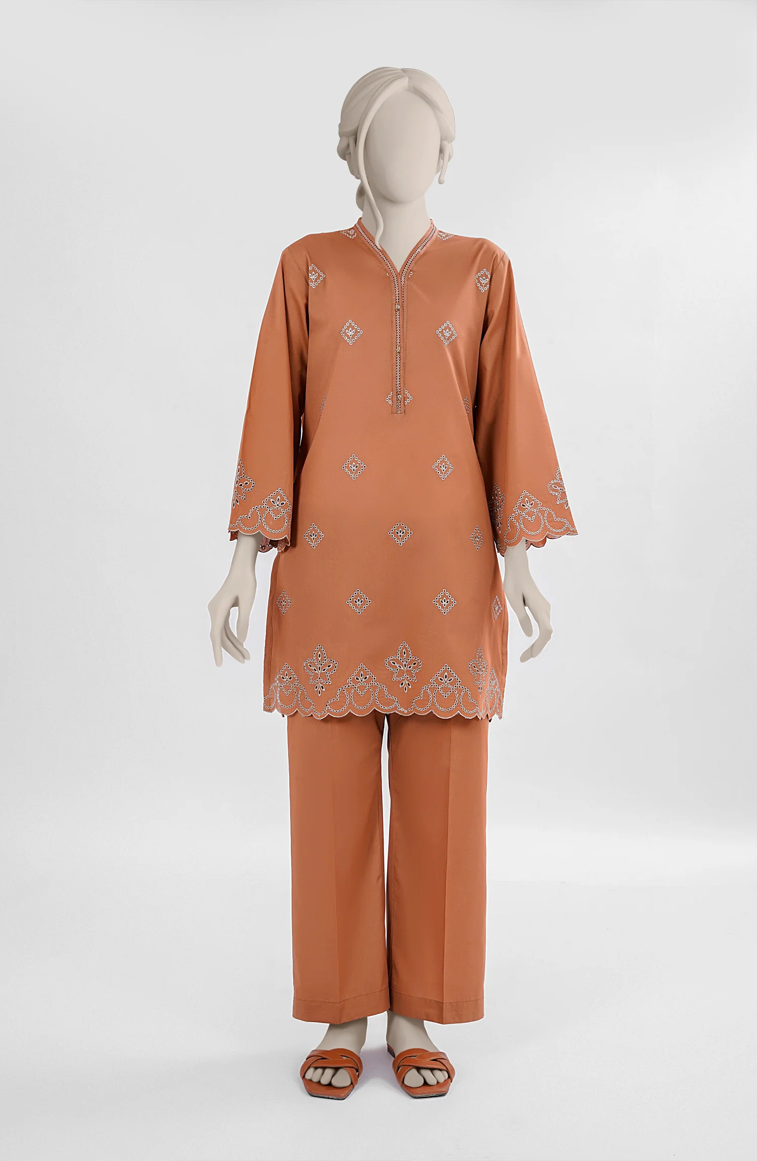 EMBROIDERED CAMBRIC STITCHED 2 PIECE - Image 3