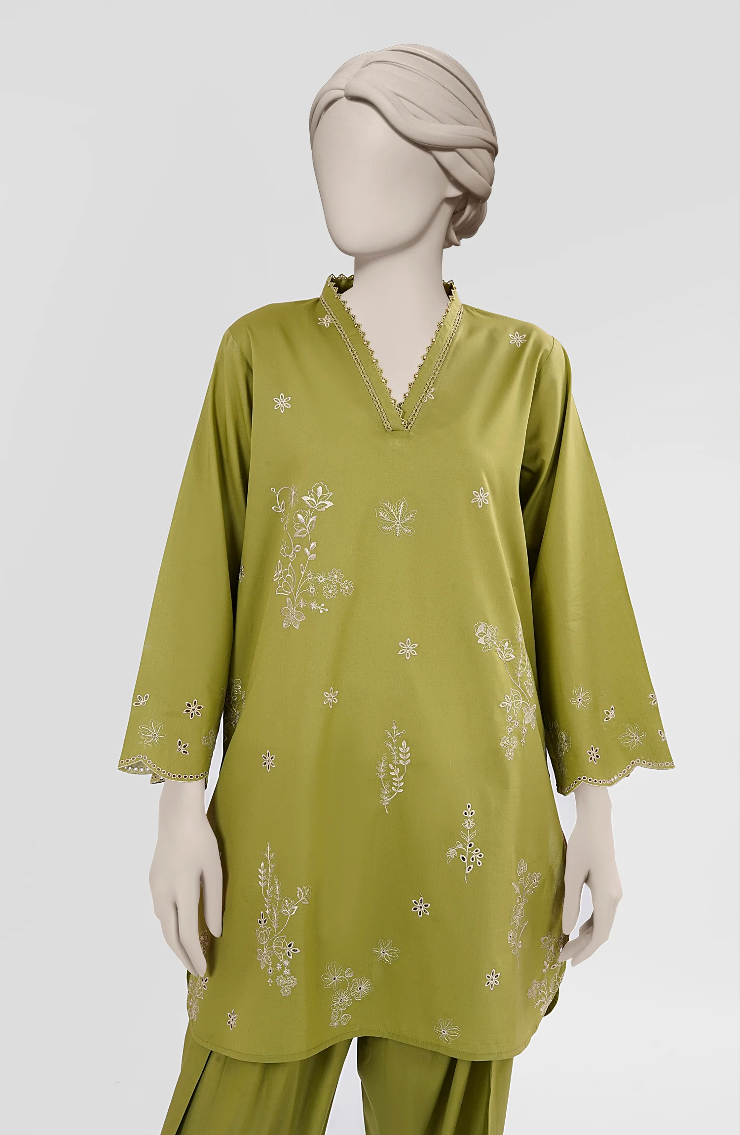 EMBROIDERED CAMBRIC STITCHED 2 PIECE - Image 2
