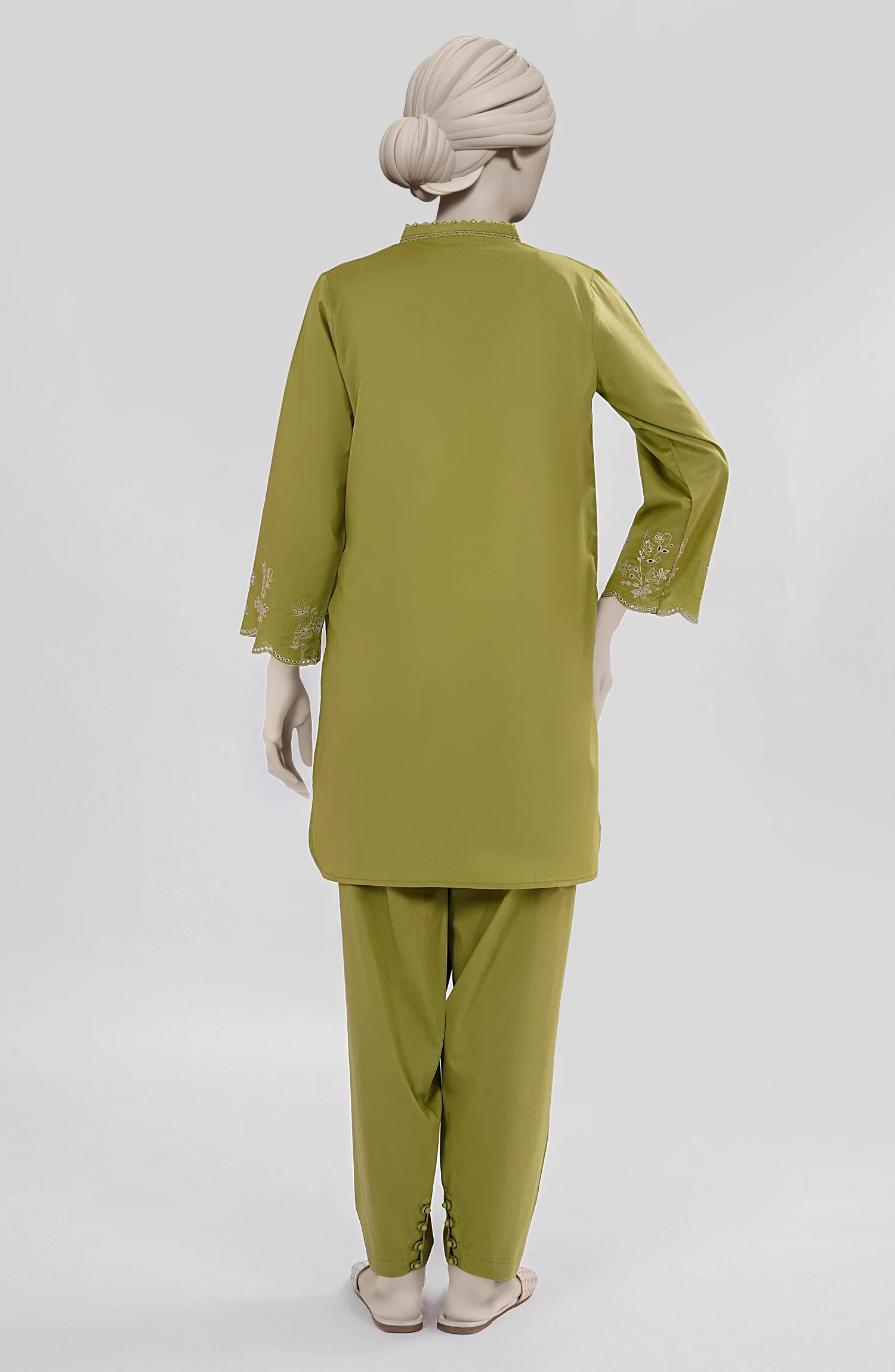 EMBROIDERED CAMBRIC STITCHED 2 PIECE - Image 4