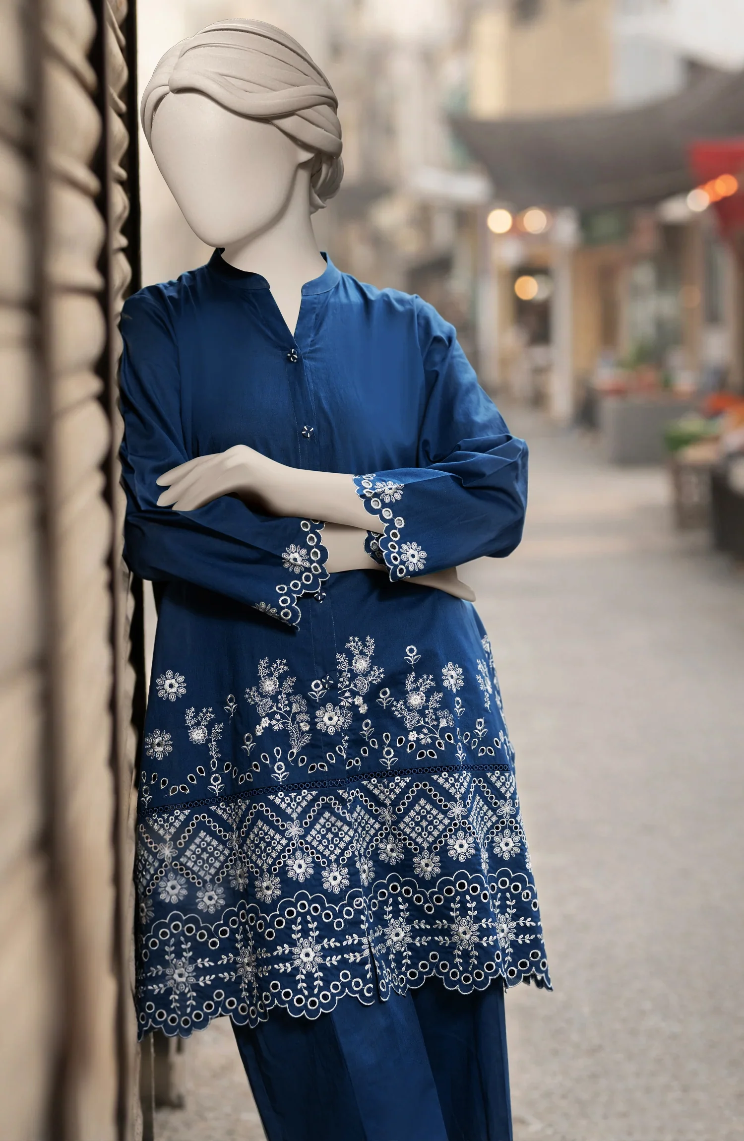 EMBROIDERED CAMBRIC STITCHED 2 PIECE - Image 5