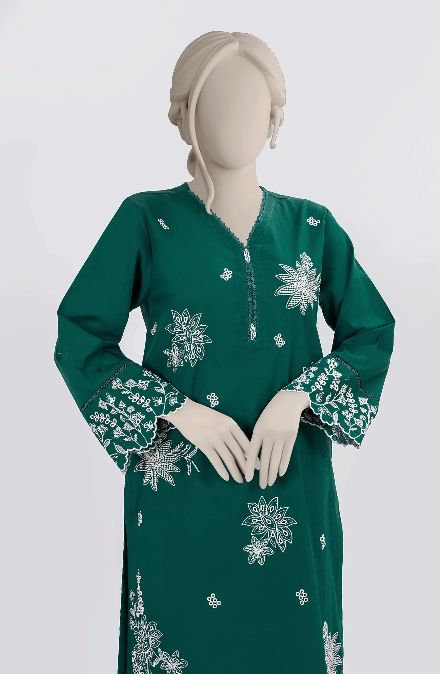 EMBROIDERED CAMBRIC STITCHED 2 PIECE - Image 2