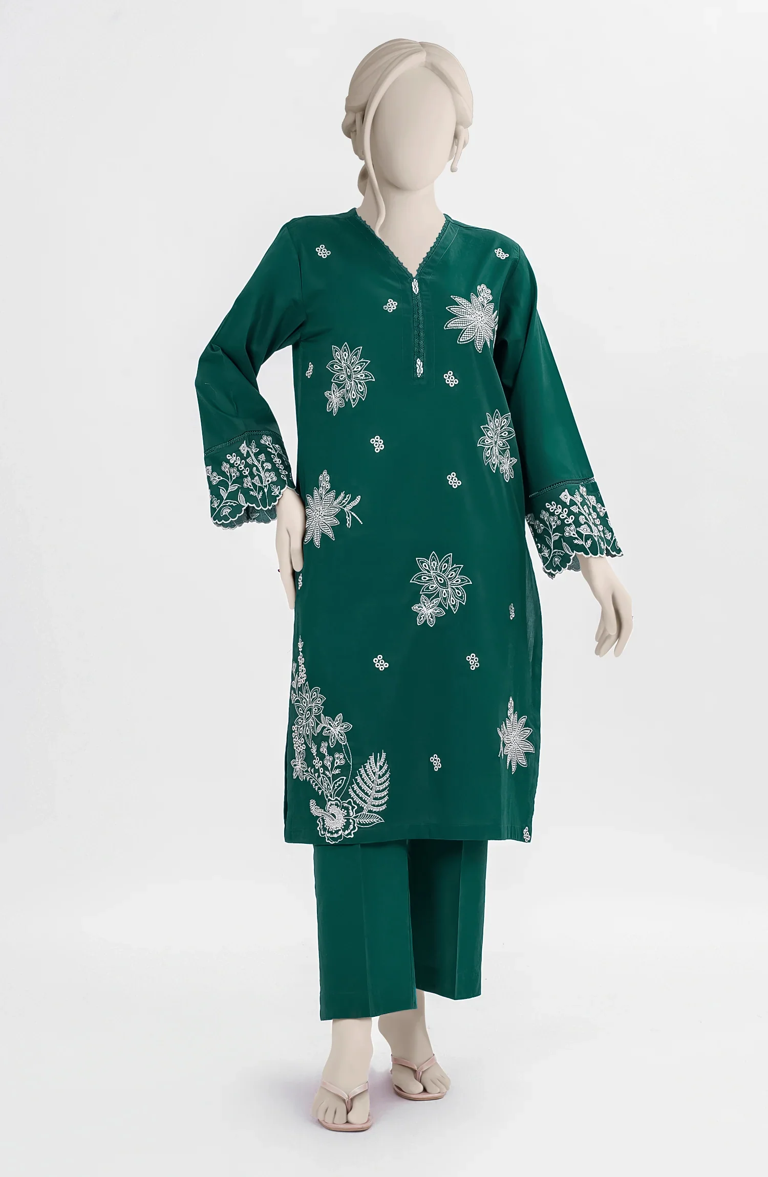 EMBROIDERED CAMBRIC STITCHED 2 PIECE - Image 5