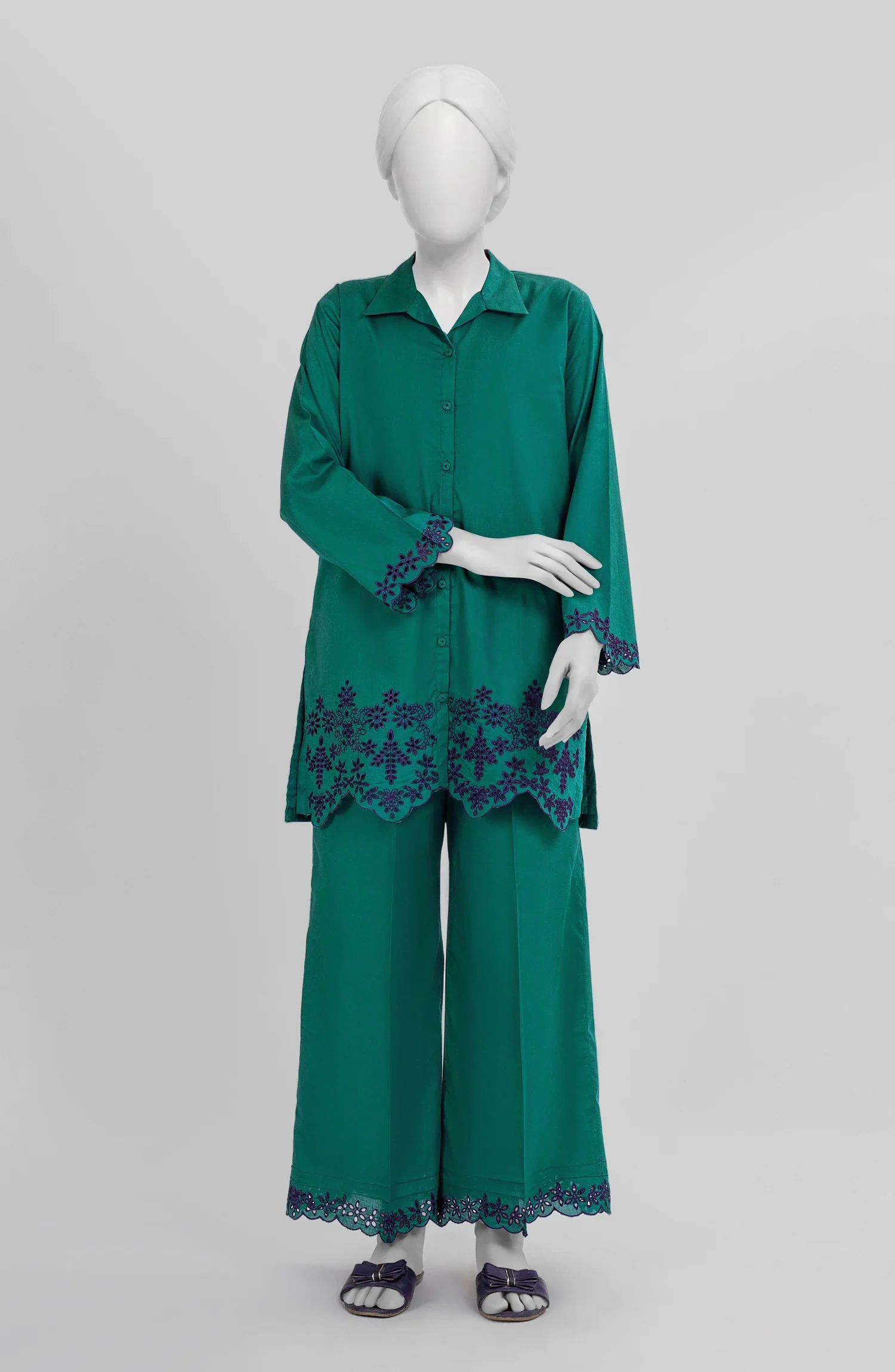 EMBROIDERED CAMBRIC STITCHED 2 PIECE - Image 4