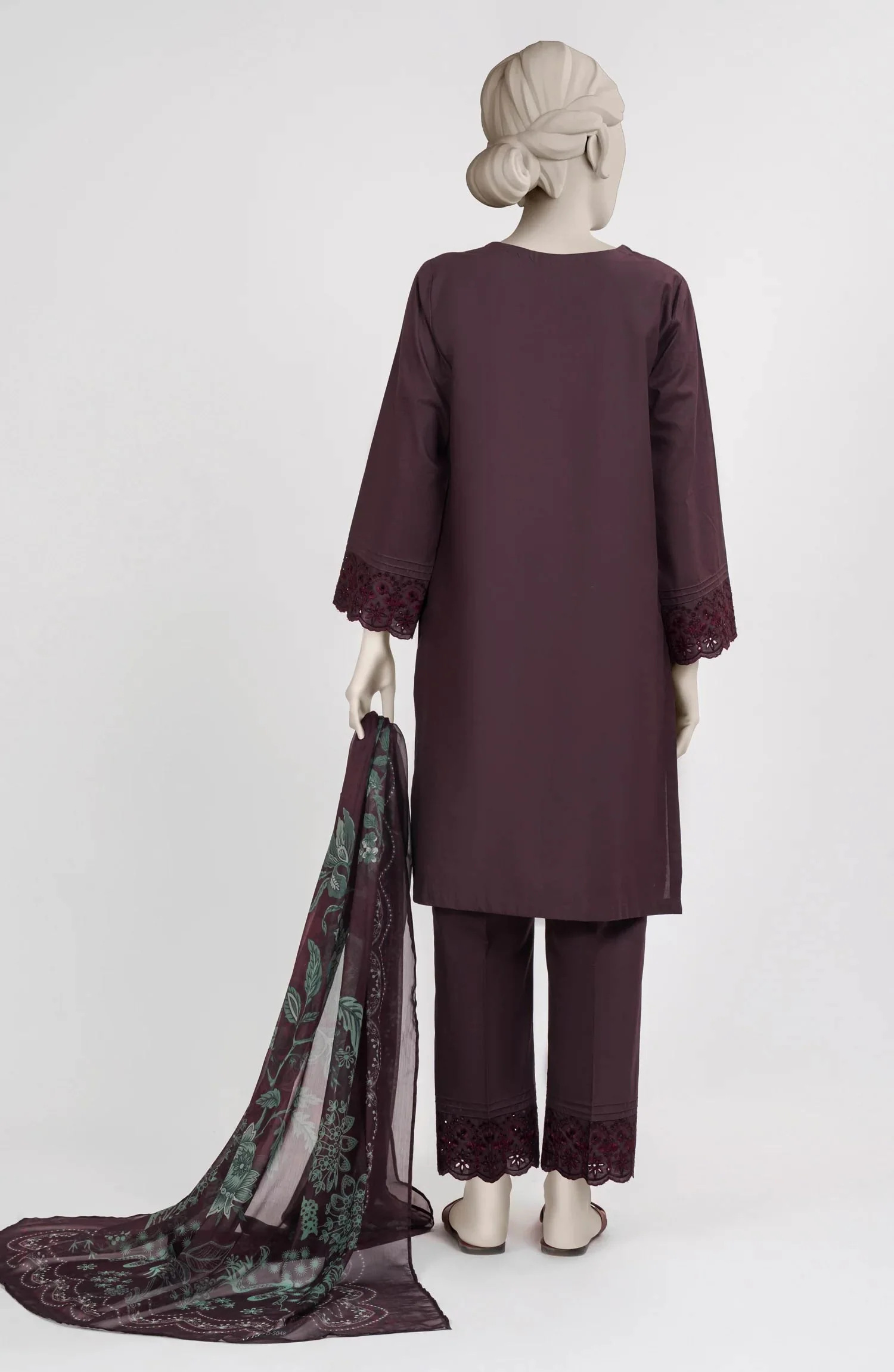 EMBROIDERED CAMBRIC STITCHED 3 PIECE - Image 4