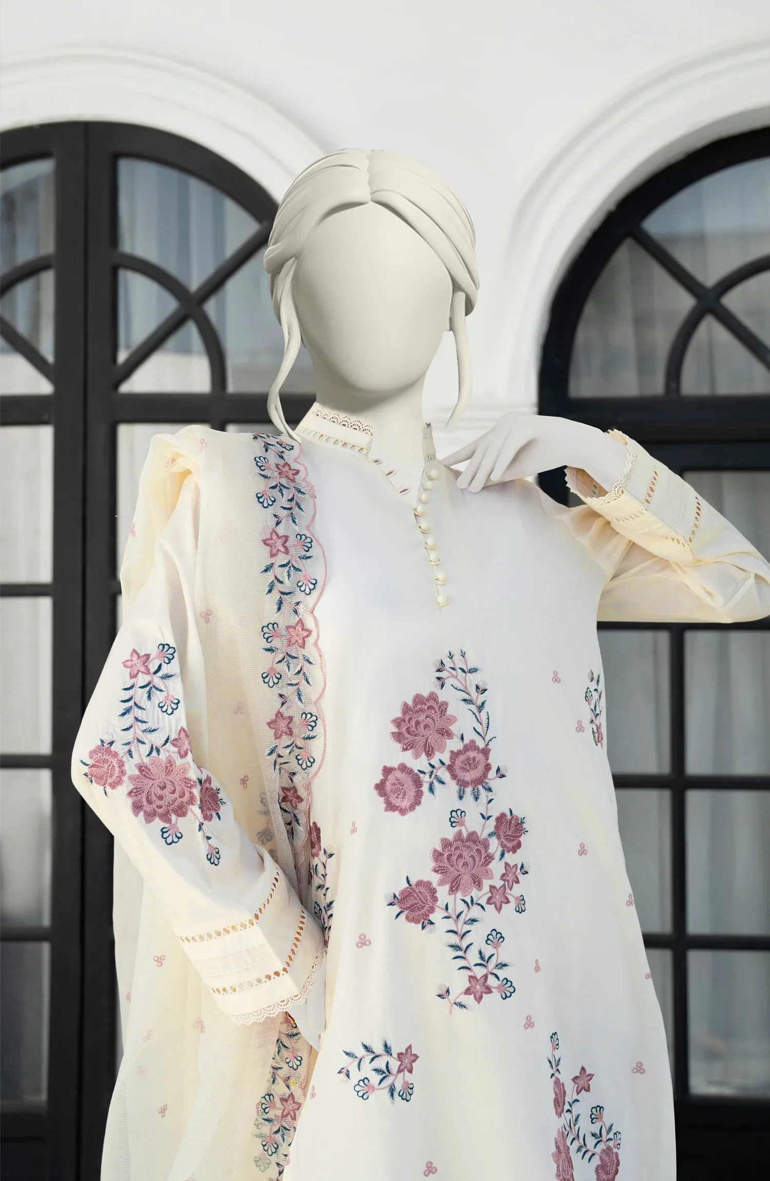 EMBROIDERED CAMBRIC STITCHED 3 PIECE - Image 4