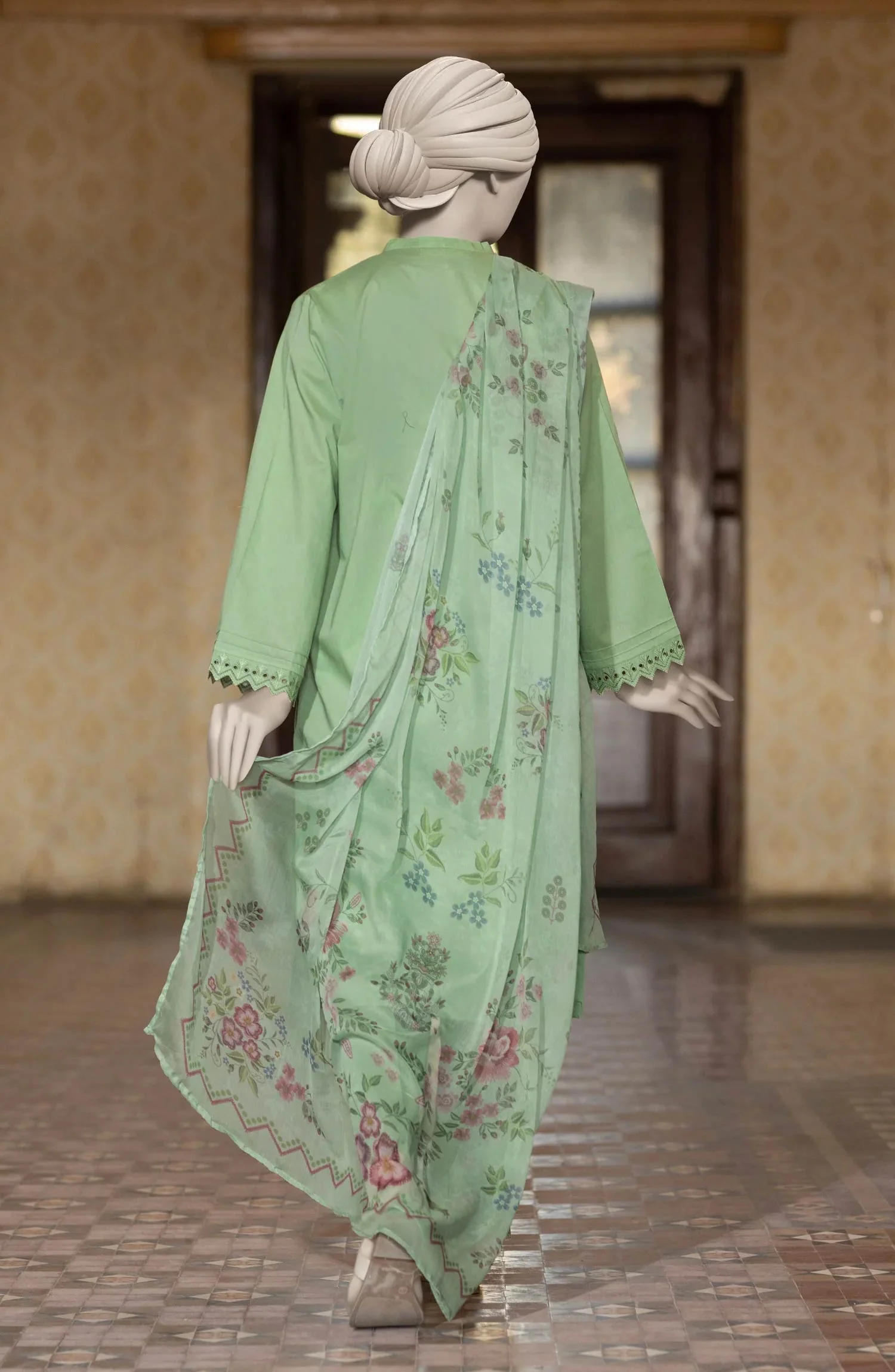 EMBROIDERED CAMBRIC STITCHED 3 PIECE - Image 6