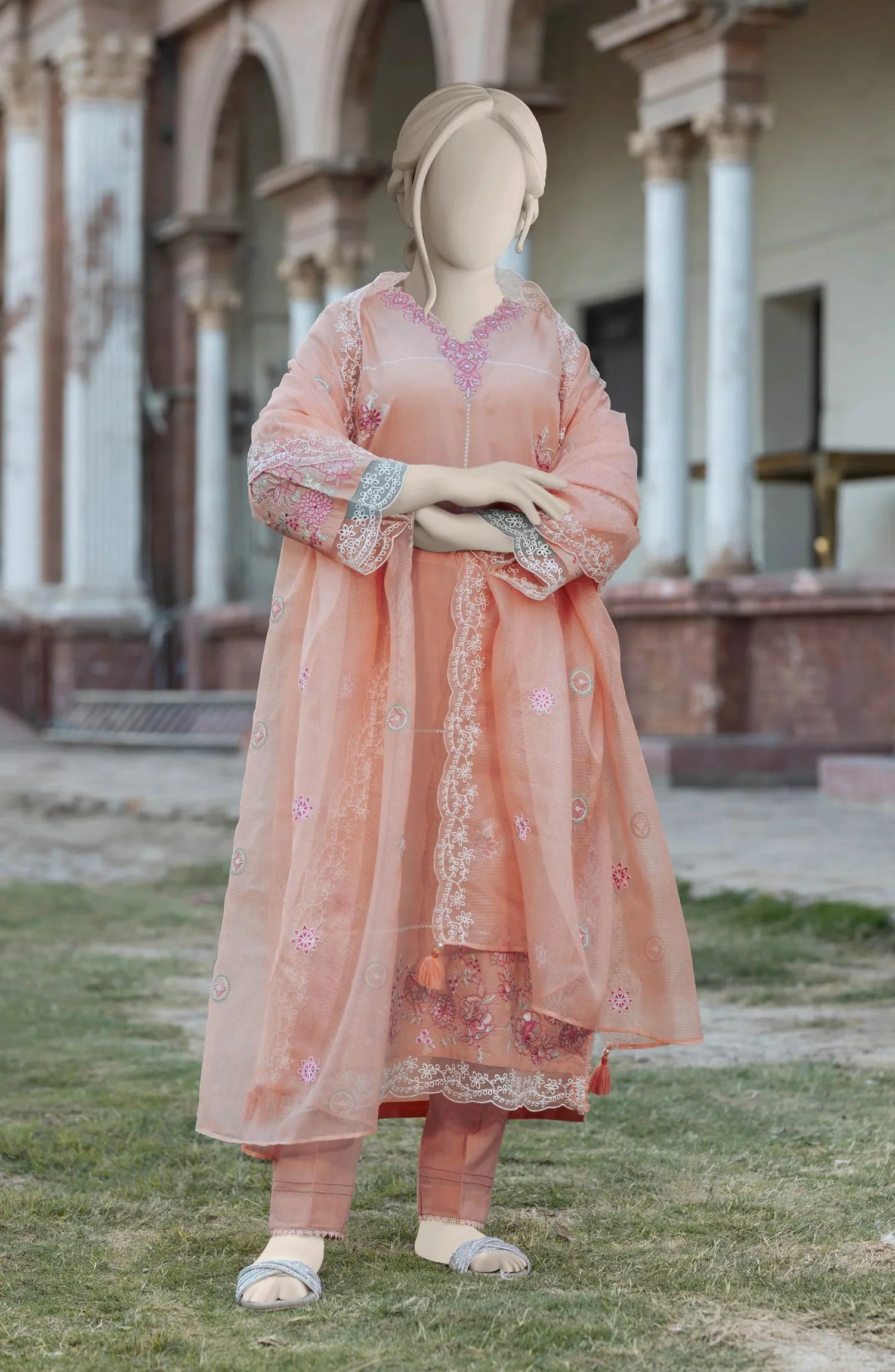 EMBROIDERED CAMBRIC STITCHED 3 PIECE