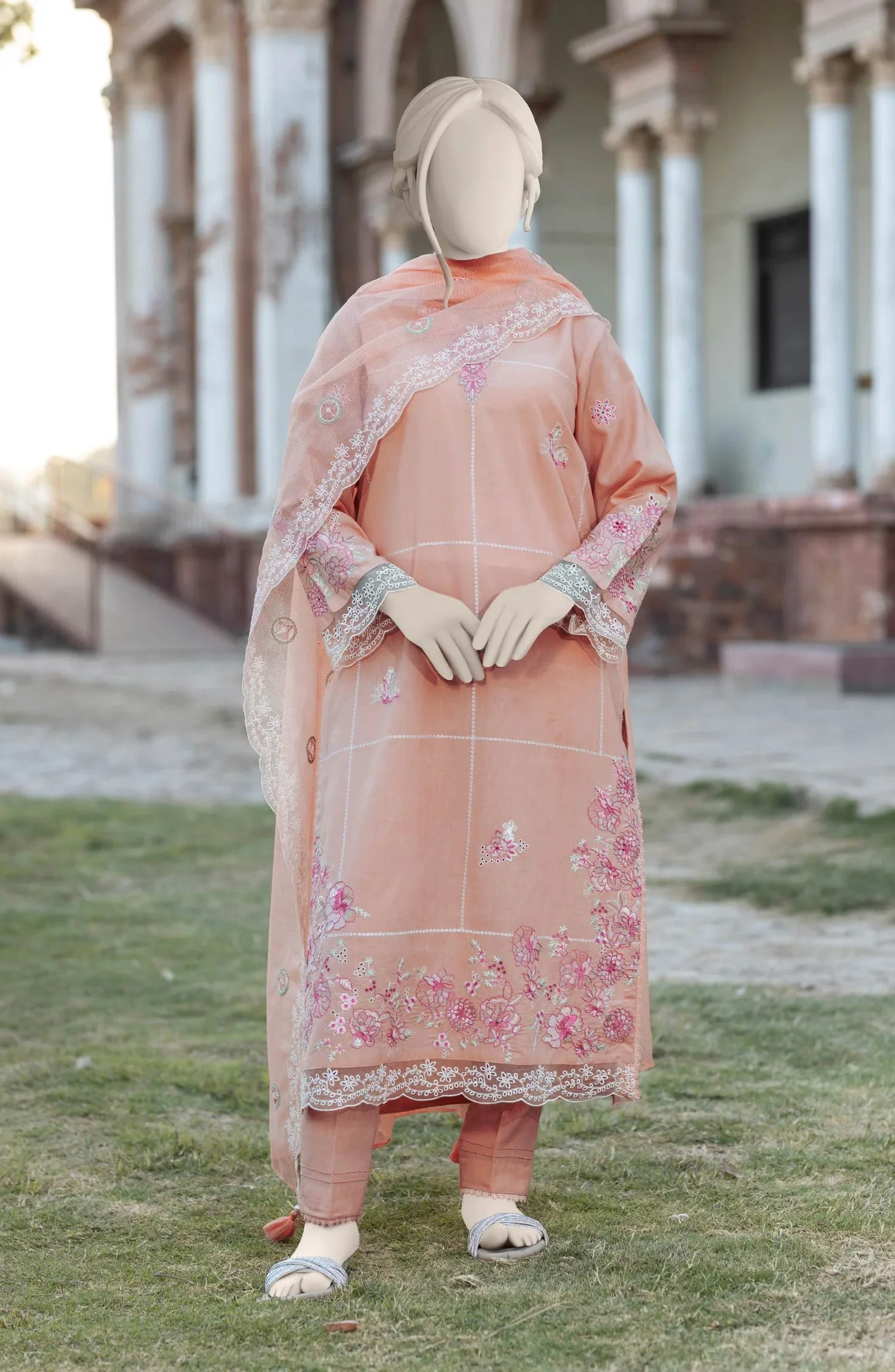 EMBROIDERED CAMBRIC STITCHED 3 PIECE - Image 4