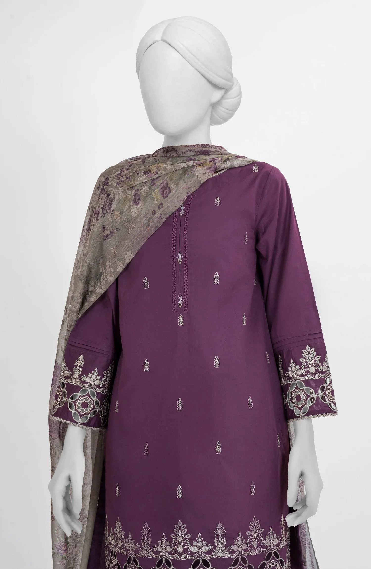EMBROIDERED CAMBRIC STITCHED 3 PIECE - Image 2