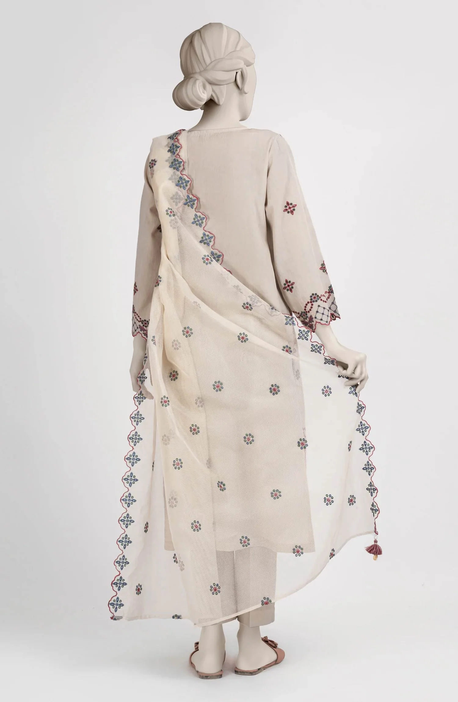 EMBROIDERED CAMBRIC STITCHED 3 PIECE - Image 5