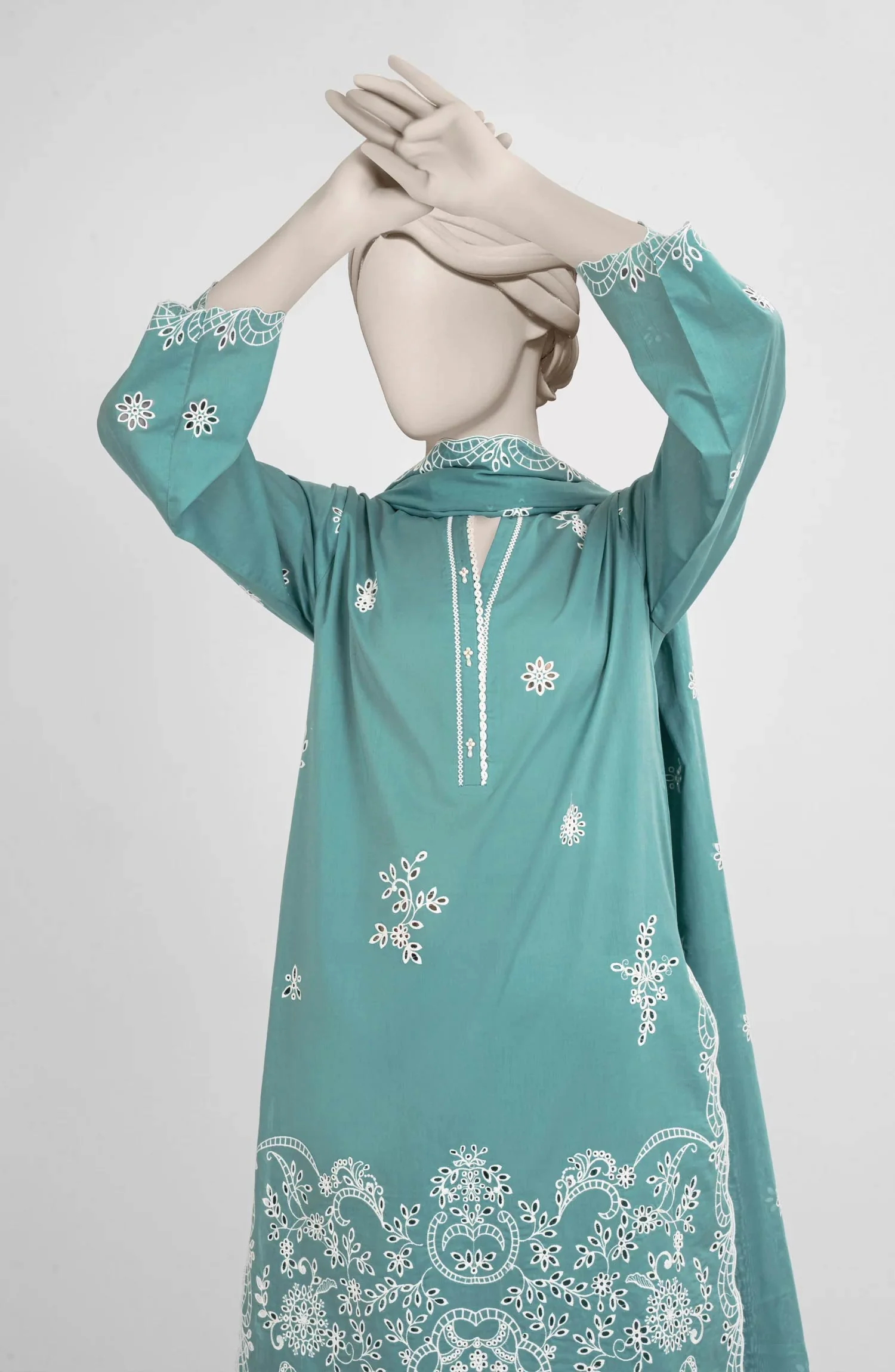 EMBROIDERED CAMBRIC STITCHED 3 PIECE - Image 2