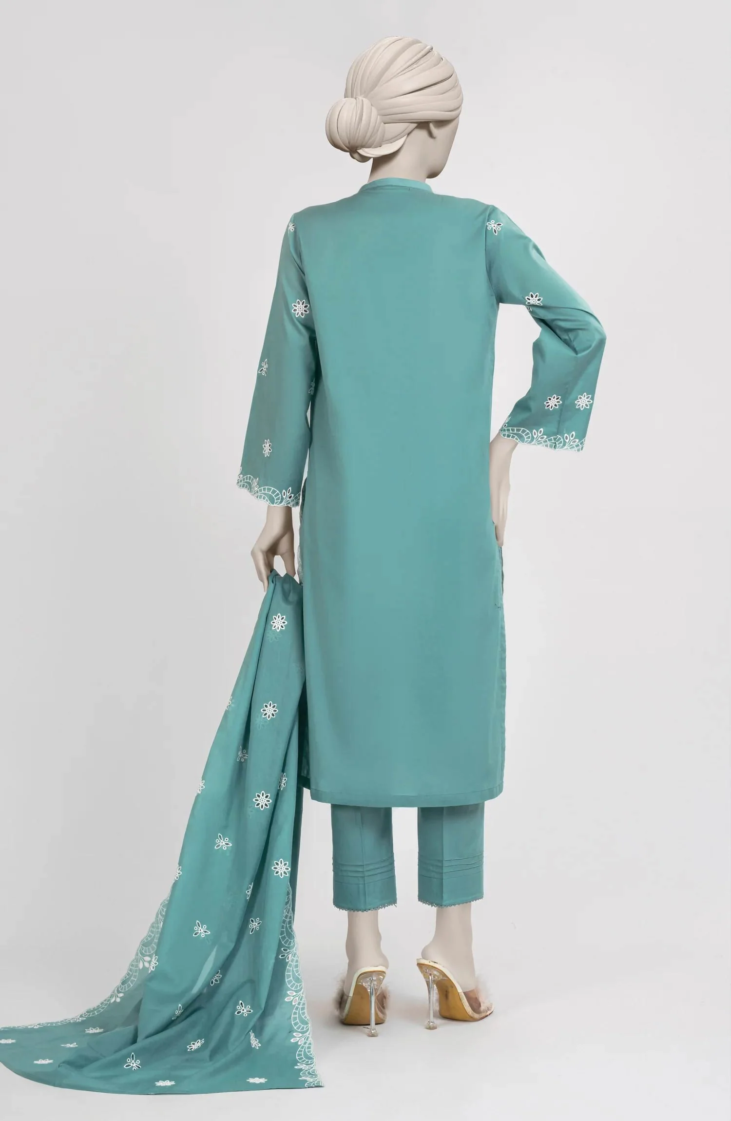 EMBROIDERED CAMBRIC STITCHED 3 PIECE - Image 3
