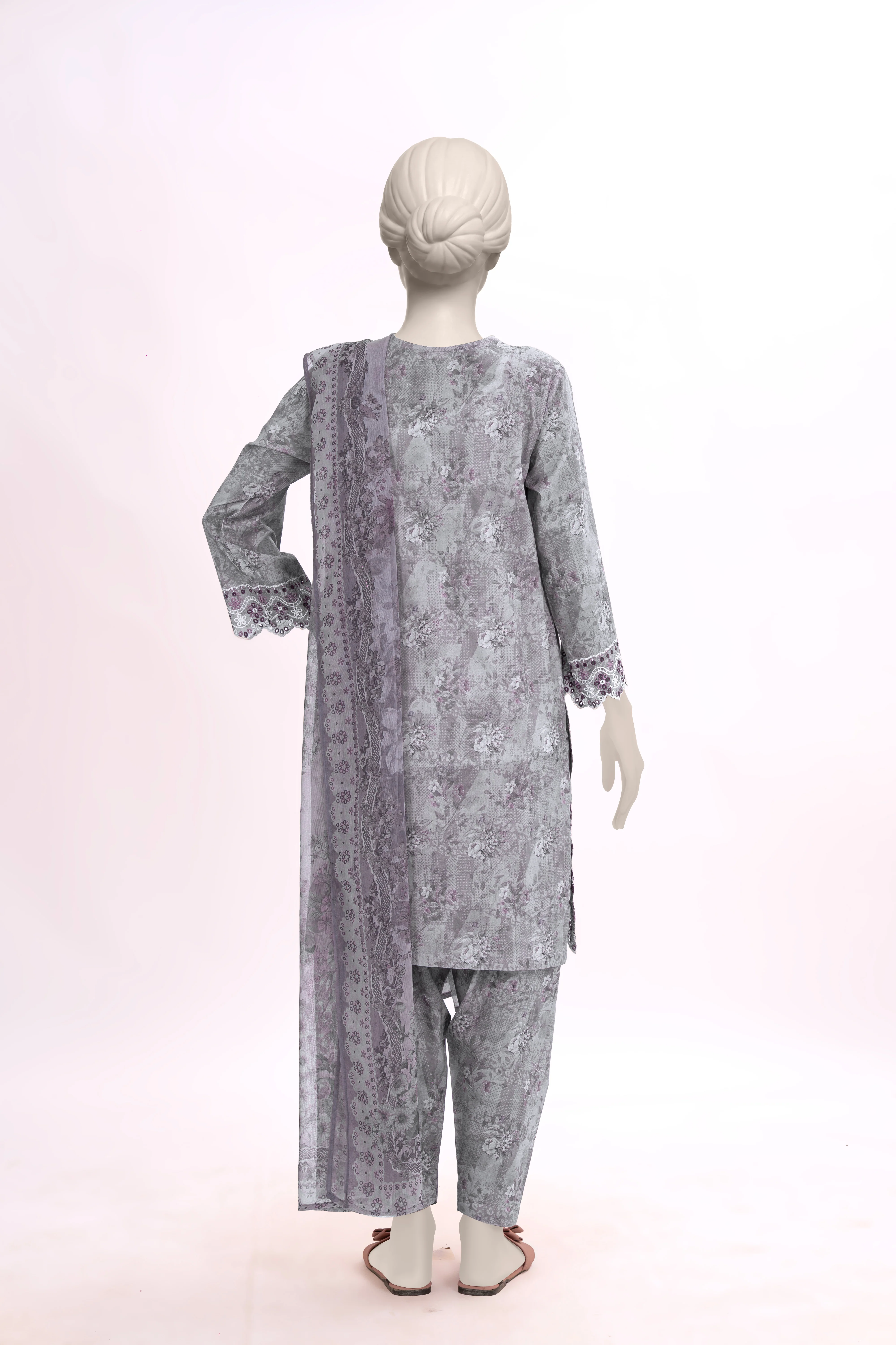 EMBROIDERED CAMBRIC STITCHED 3 PIECE - Image 4