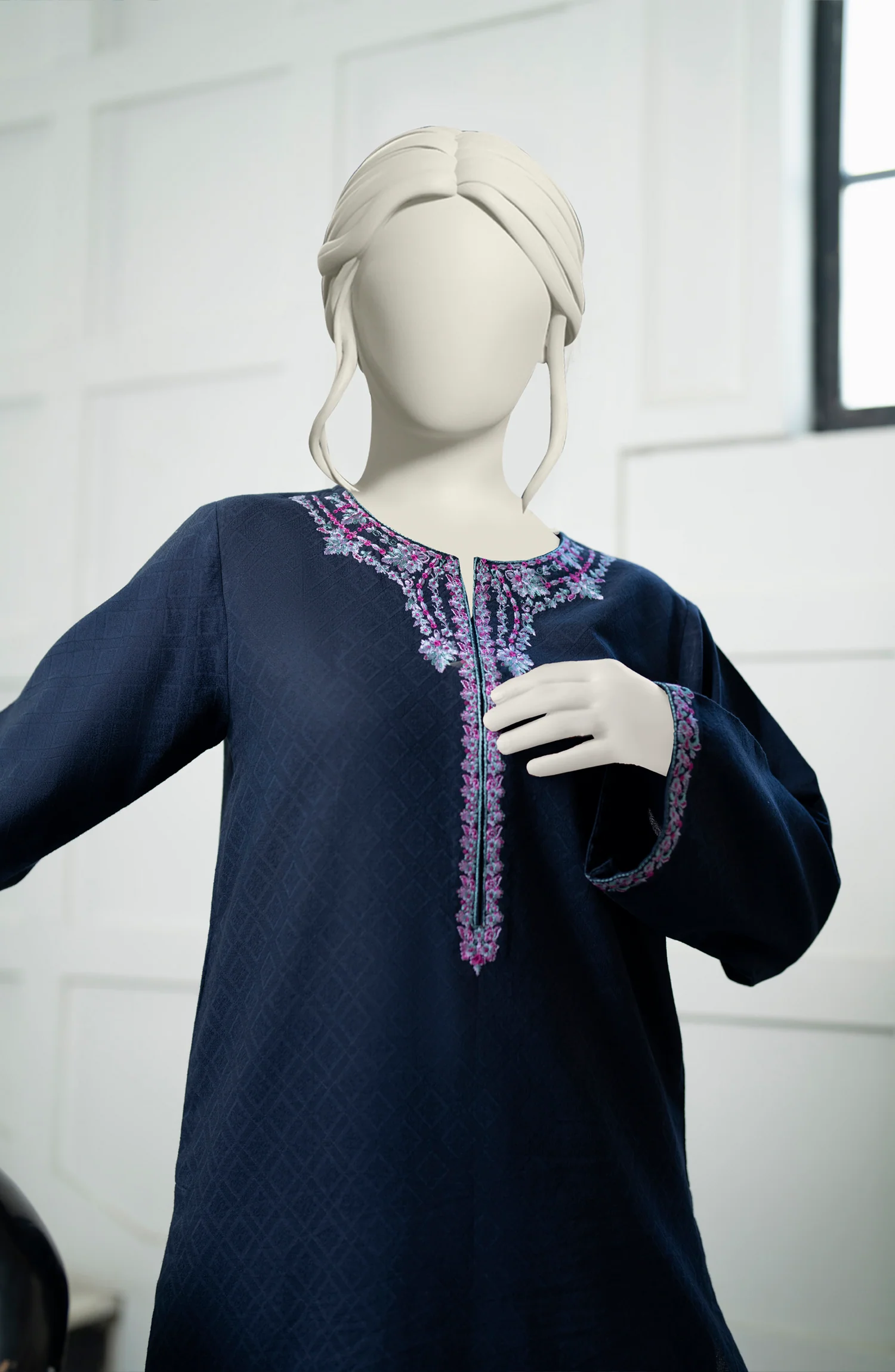 EMBROIDERED JACQUARD STITCHED 2 PIECE - Image 2