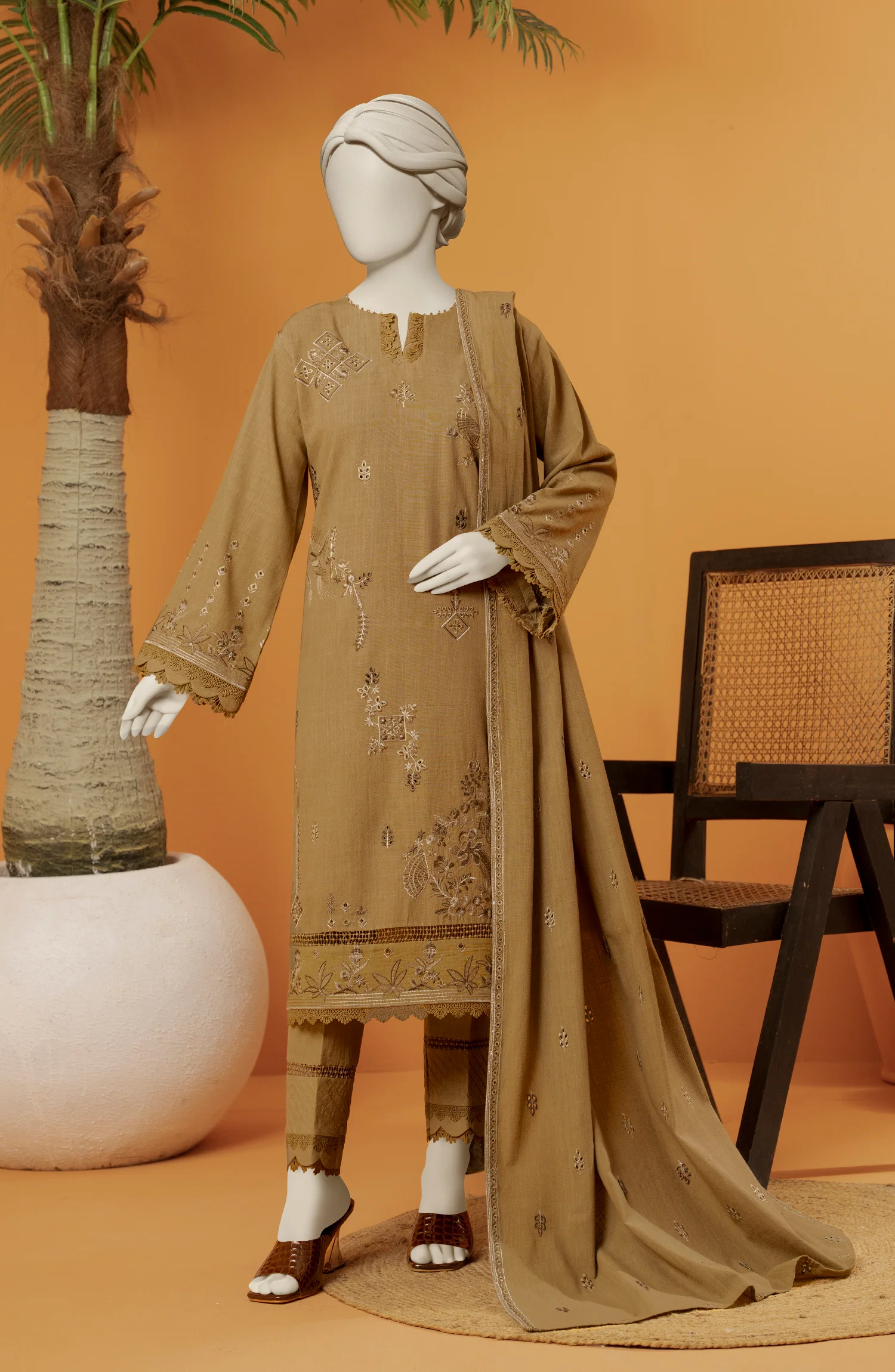 EMBROIDERED KHADDAR 3PCS UNSTITCHED - Image 3