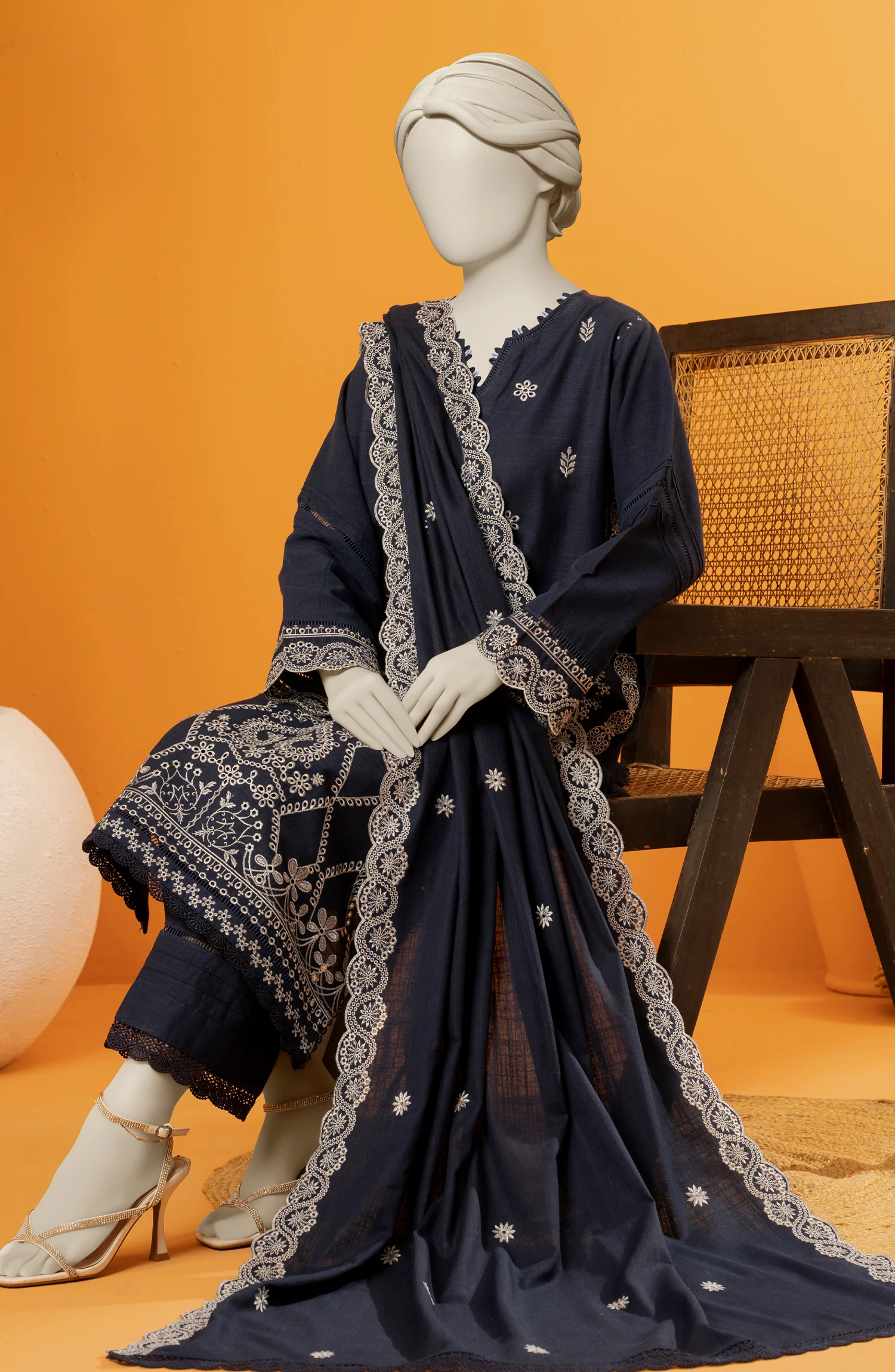 EMBROIDERED KHADDAR 3PCS UNSTITCHED - Image 2