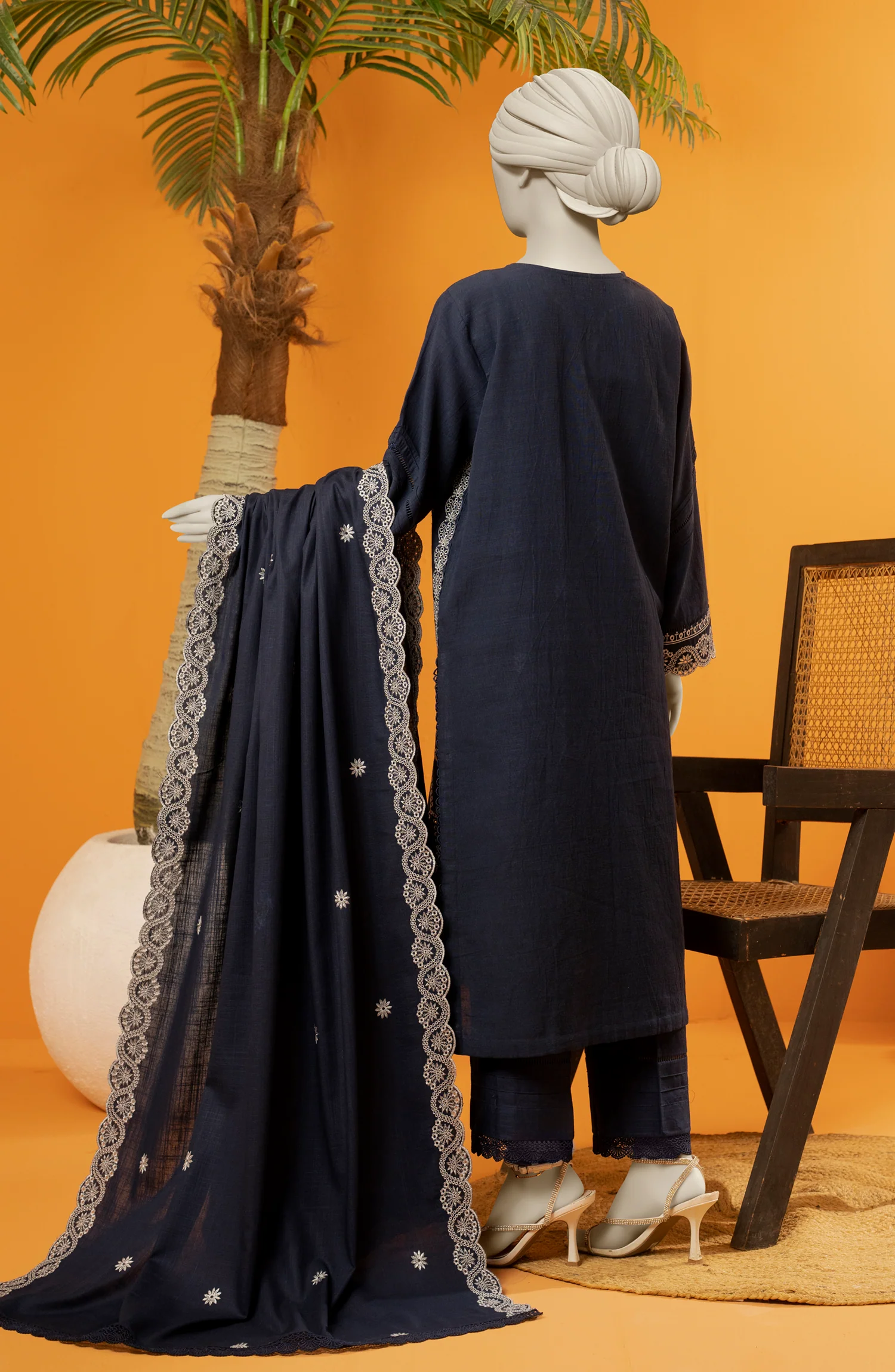 EMBROIDERED KHADDAR 3PCS UNSTITCHED - Image 5