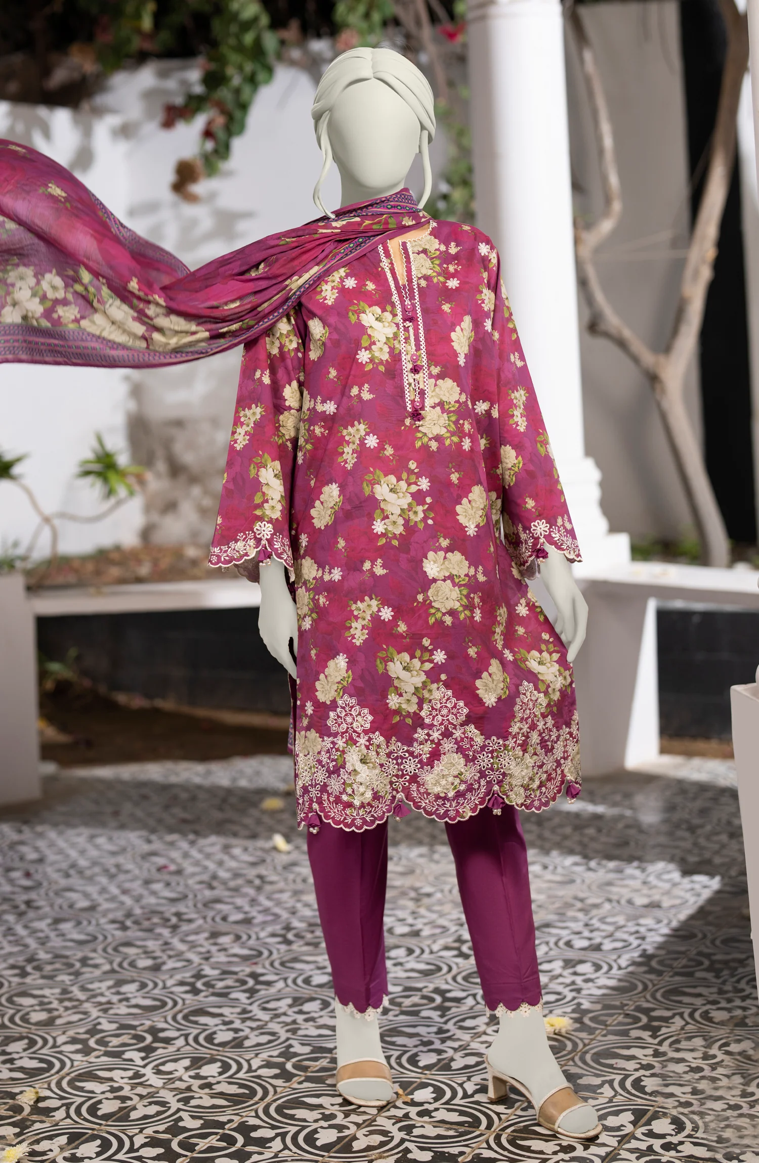 EMBROIDERED LAWN 3PCS UNSTITCHED