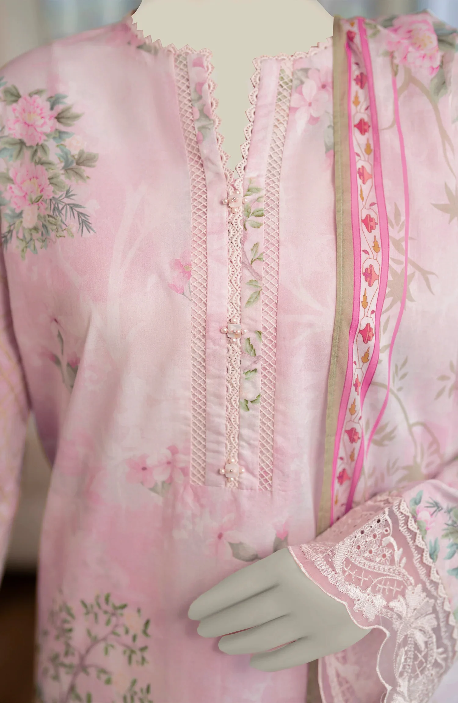 EMBROIDERED LAWN STITCHED 3 PIECE - Image 2