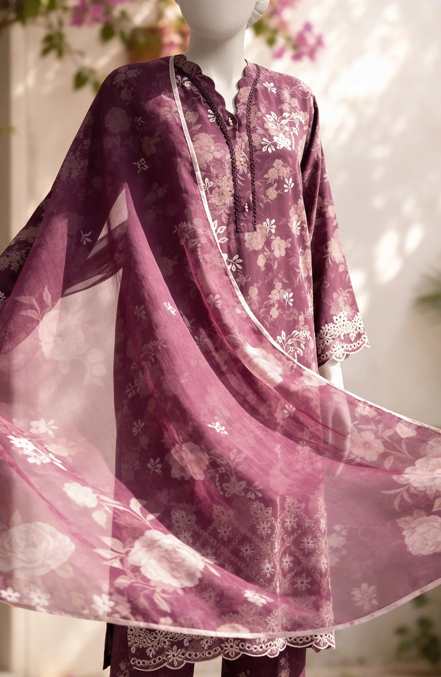 EMBROIDERED PRINTED CAMBRIC STITCHED 3 PIECE - Image 5