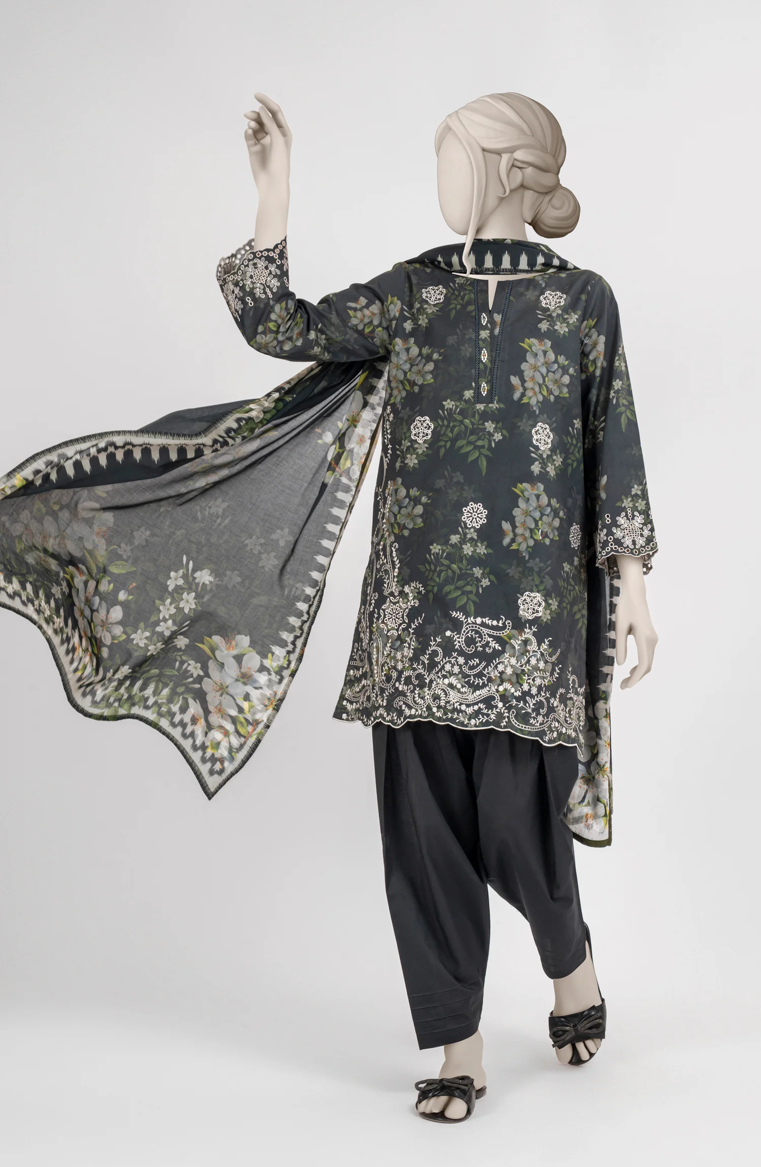 EMBROIDERED PRINTED LAWN STITCHED 3 PIECE - Image 3