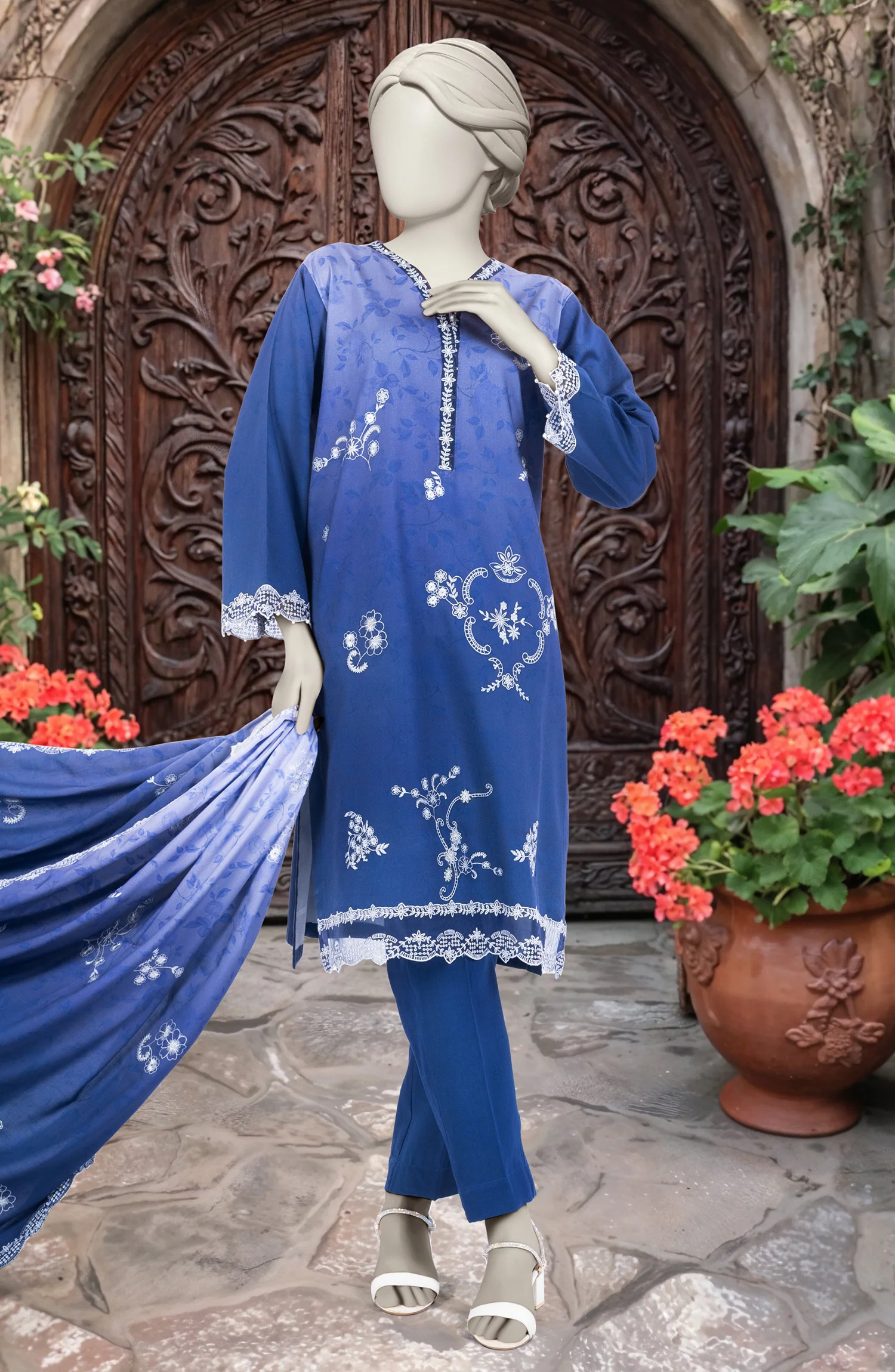 EMBROIDERED TWILL VISCOSE 3 PCS UNSTITCHED - Image 3