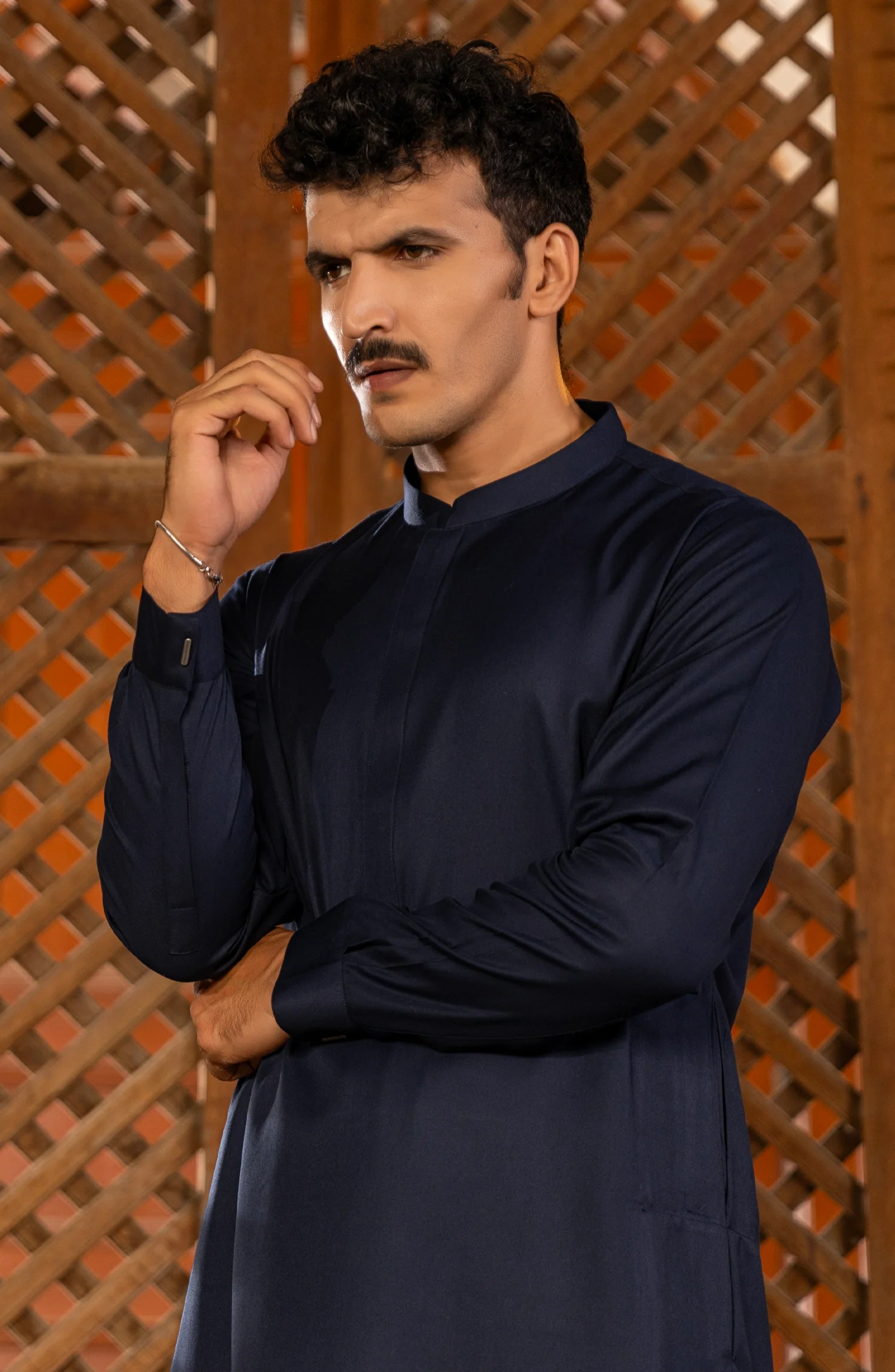 EXCLUSIVE WINTER'23 MEN KAMEEZ SHALWAR PLAIN NAVY BLUE - Image 2
