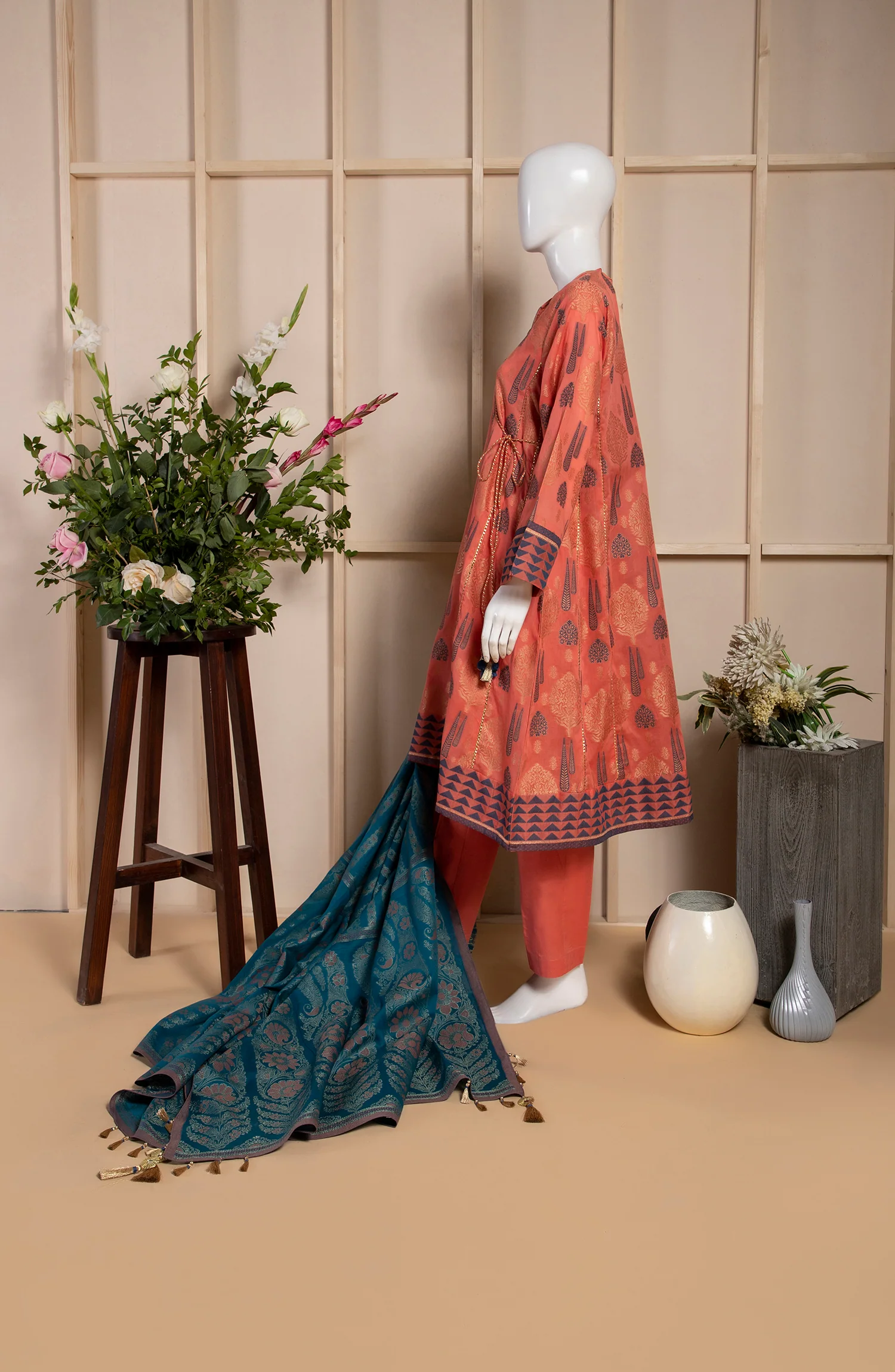 FERIHA JACQUARD 3PC SUIT STITCHED - Image 3