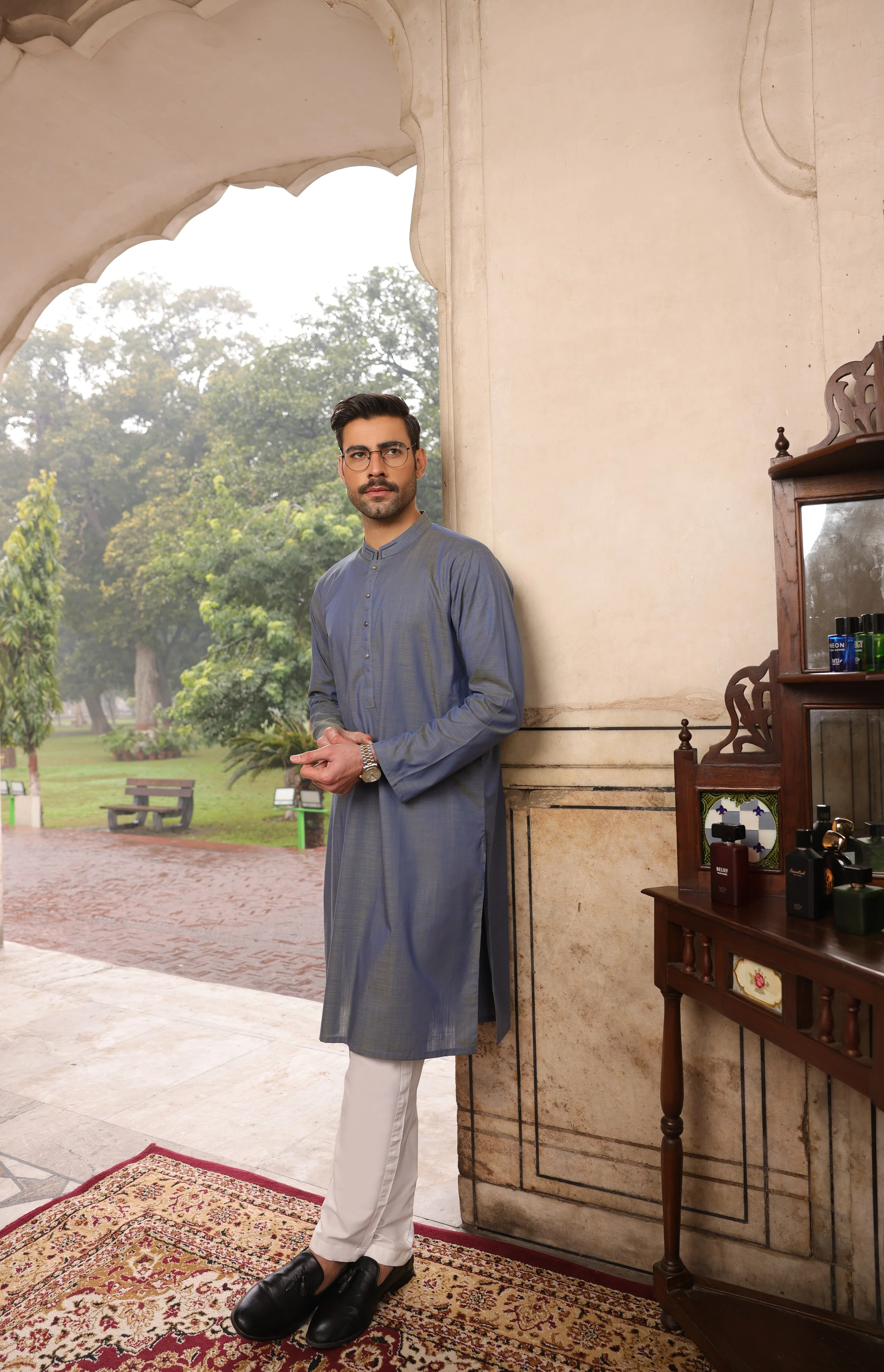 FESTIVE'22 MEN KURTA CASUAL DARK BLUE - Image 4