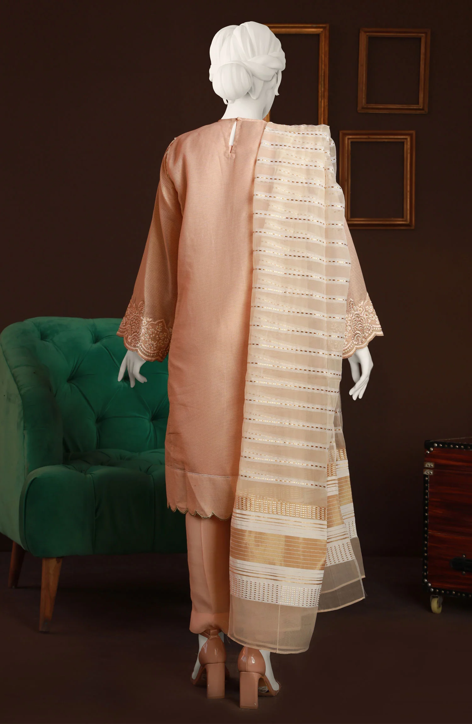 FESTIVE'23 FLEUR STITCHED 3PC SUIT - Image 2