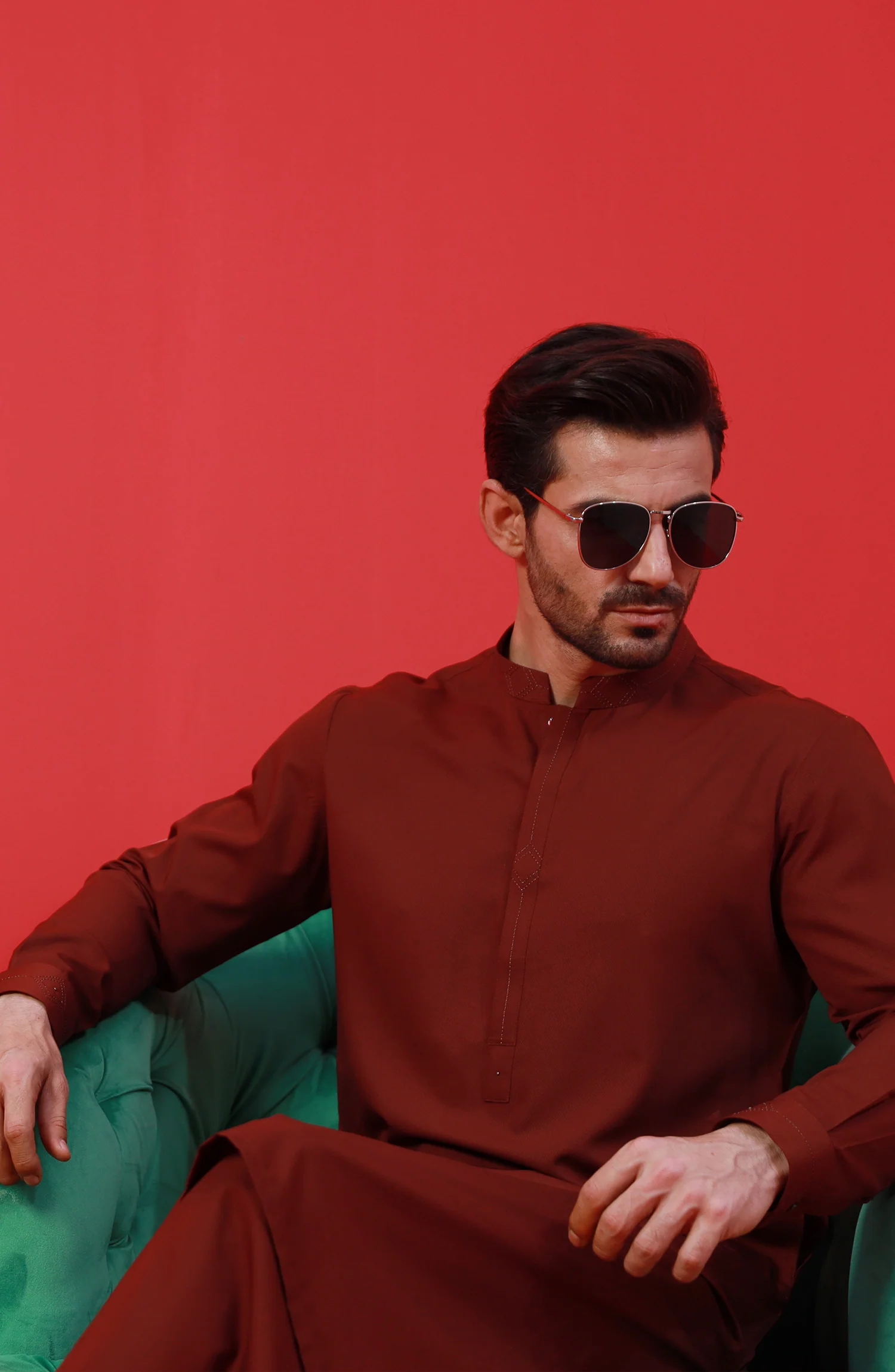 FESTIVE'23 MEN KAMEEZ SHALWAR CASUAL MAROON - Image 2